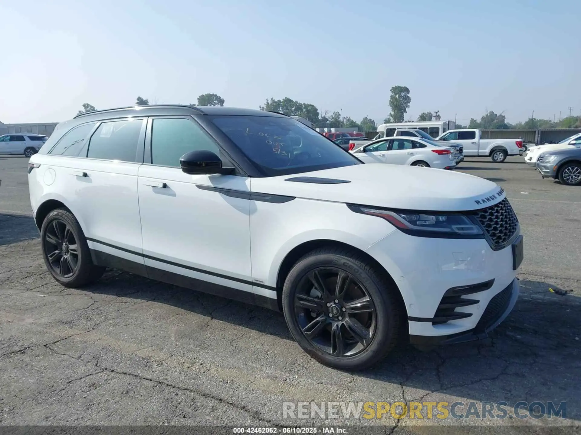1 Photograph of a damaged car SALYT2EU2MA320866 LAND ROVER RANGE ROVER VELAR 2021