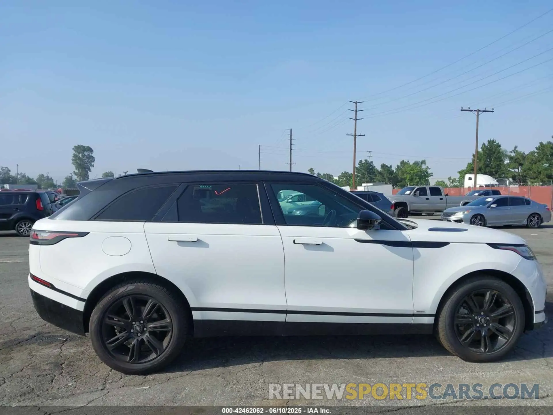 13 Photograph of a damaged car SALYT2EU2MA320866 LAND ROVER RANGE ROVER VELAR 2021