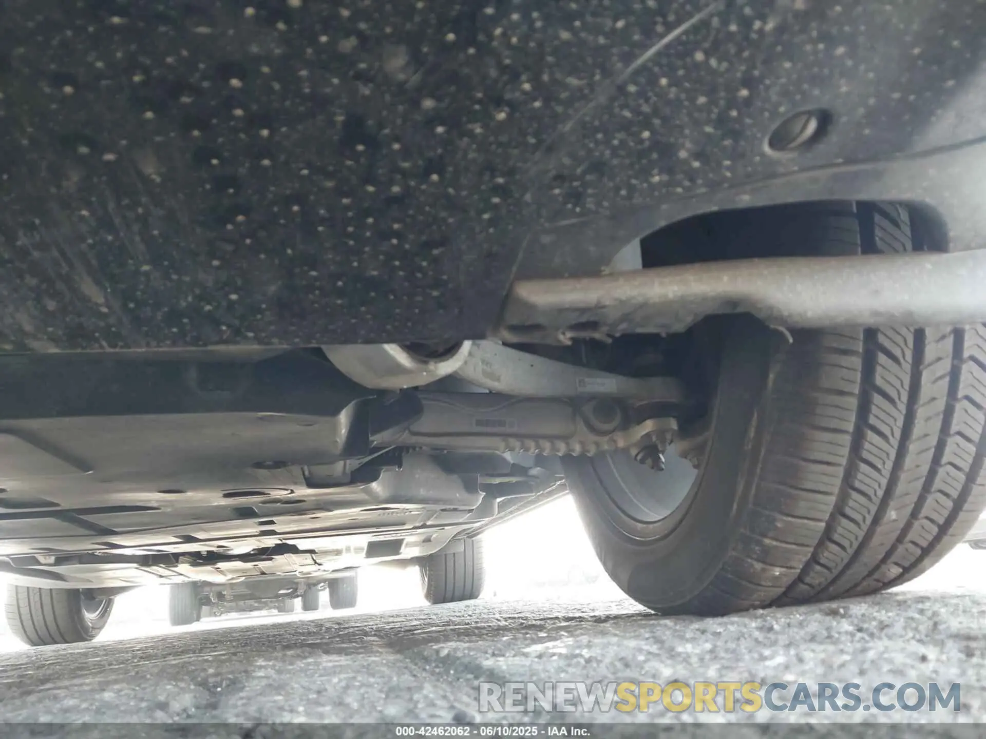 18 Photograph of a damaged car SALYT2EU2MA320866 LAND ROVER RANGE ROVER VELAR 2021