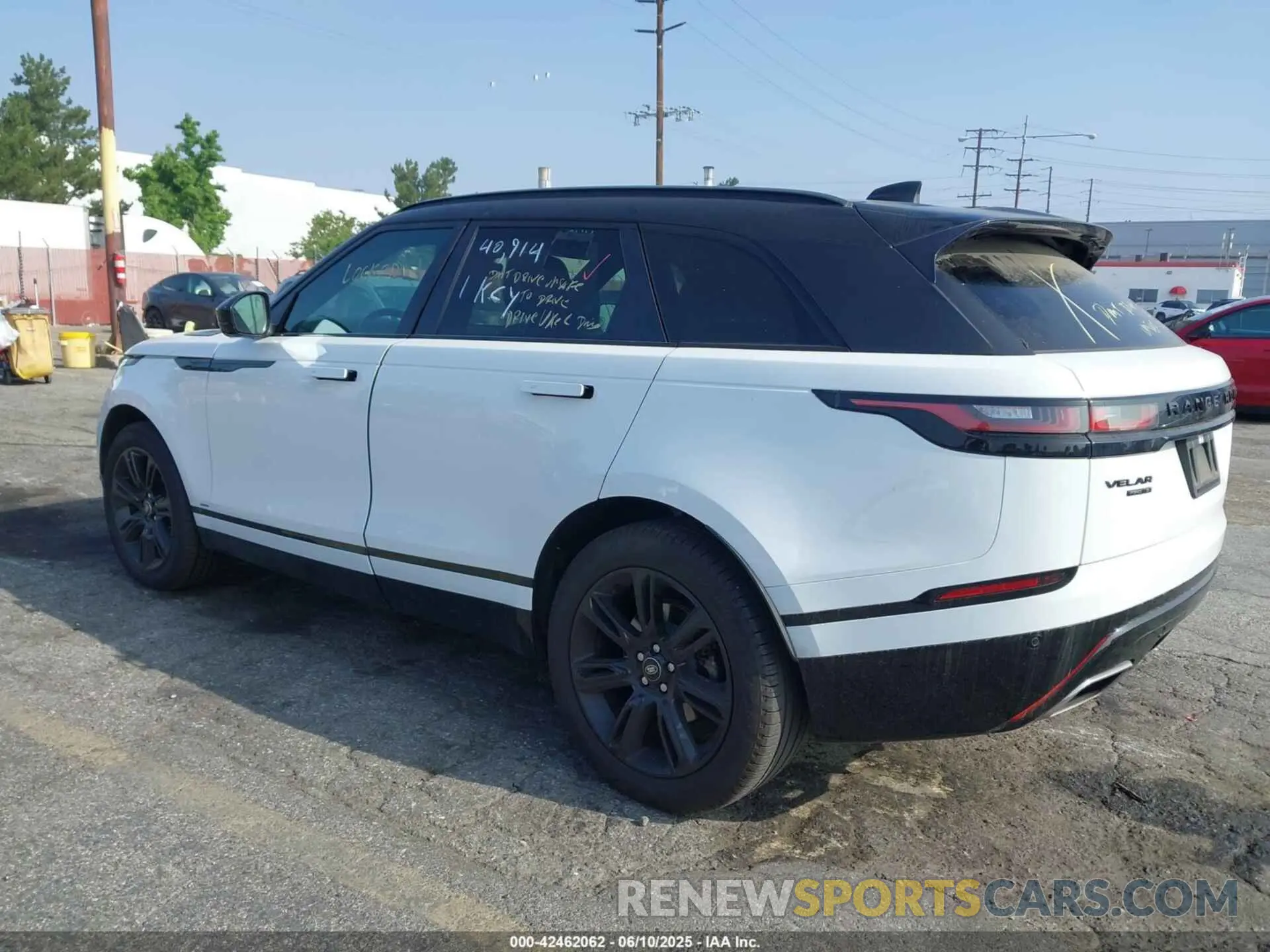 3 Photograph of a damaged car SALYT2EU2MA320866 LAND ROVER RANGE ROVER VELAR 2021