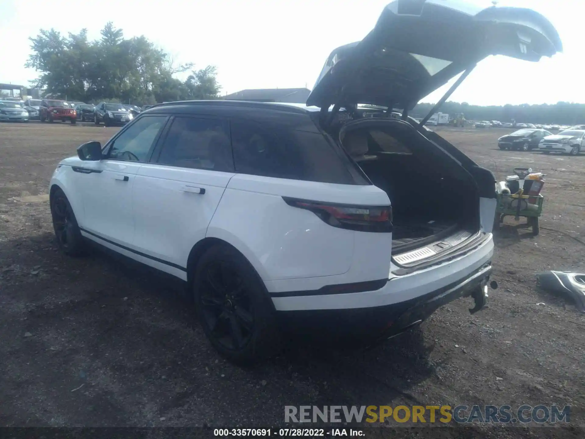 3 Photograph of a damaged car SALYT2EU3MA313067 LAND ROVER RANGE ROVER VELAR 2021