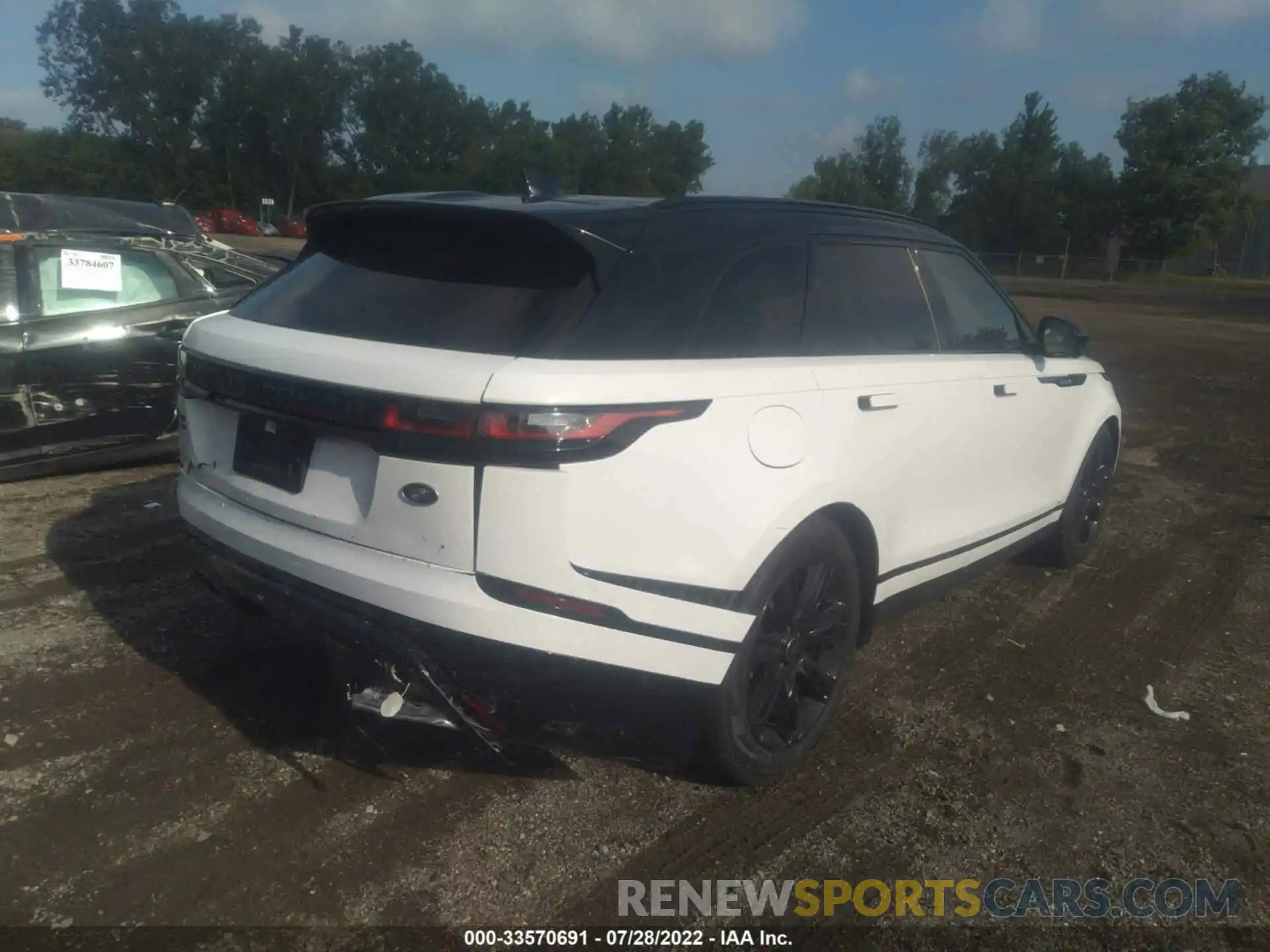 4 Photograph of a damaged car SALYT2EU3MA313067 LAND ROVER RANGE ROVER VELAR 2021