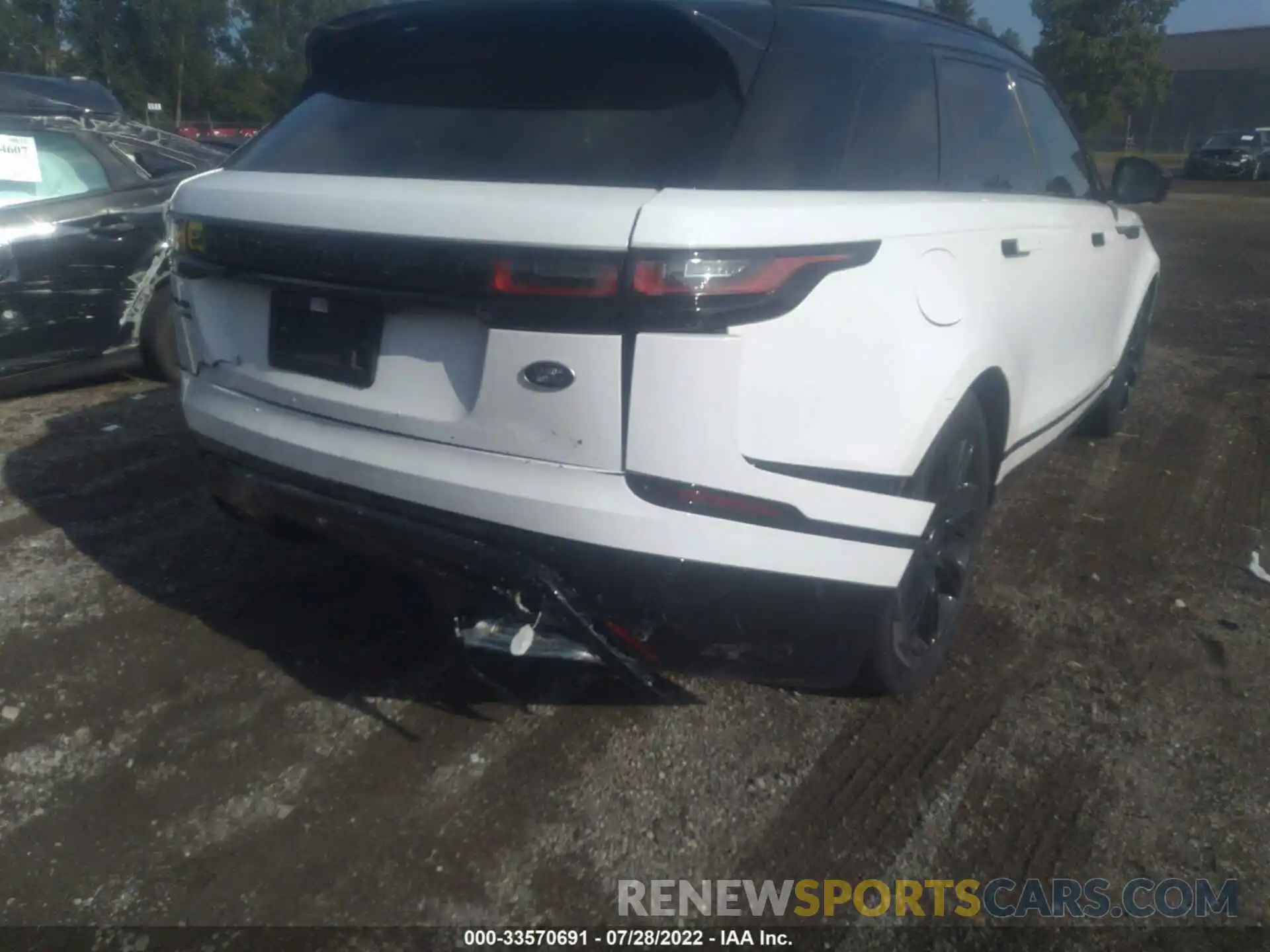 6 Photograph of a damaged car SALYT2EU3MA313067 LAND ROVER RANGE ROVER VELAR 2021