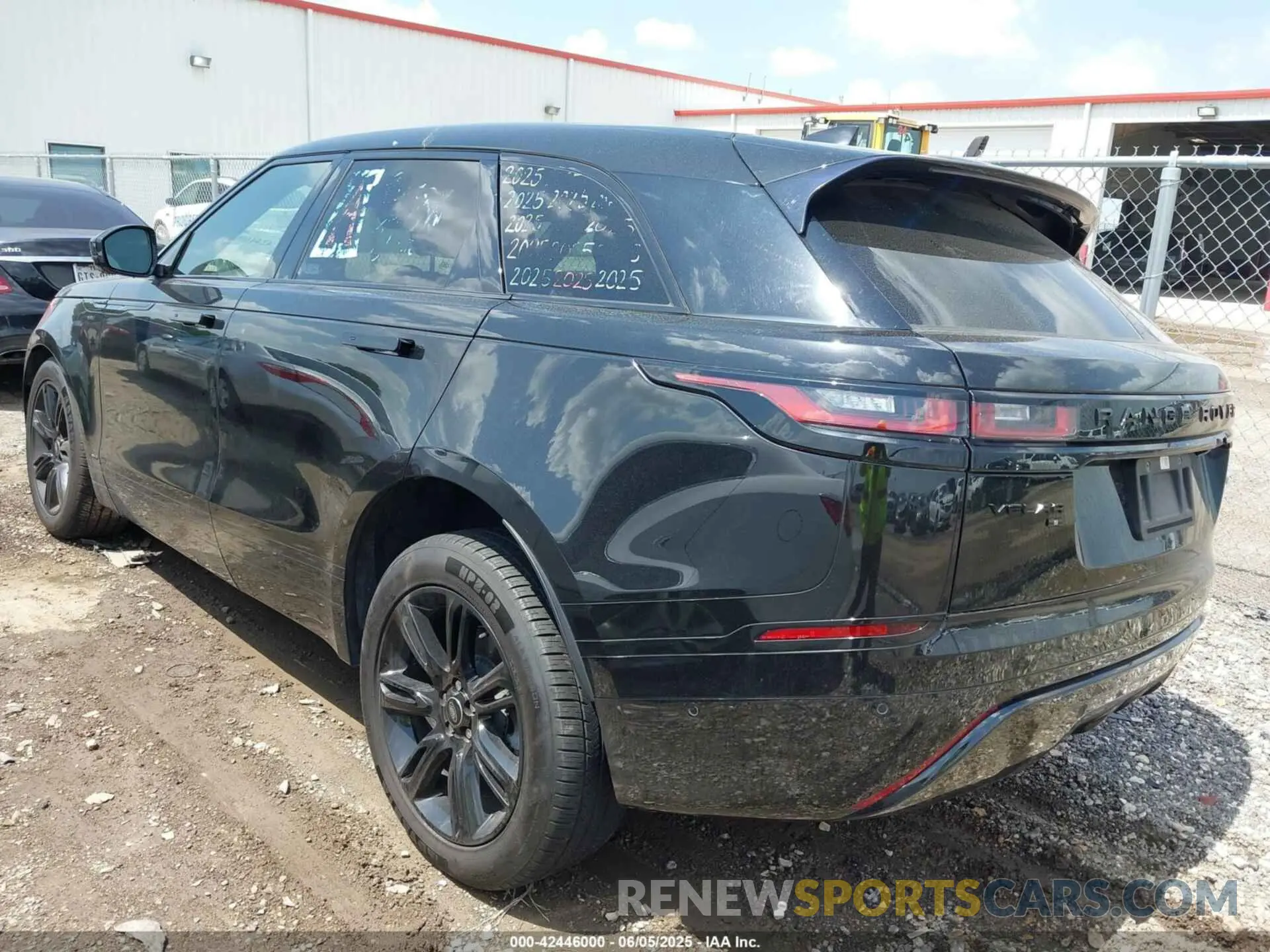 3 Photograph of a damaged car SALYT2EX0MA319824 LAND ROVER RANGE ROVER VELAR 2021