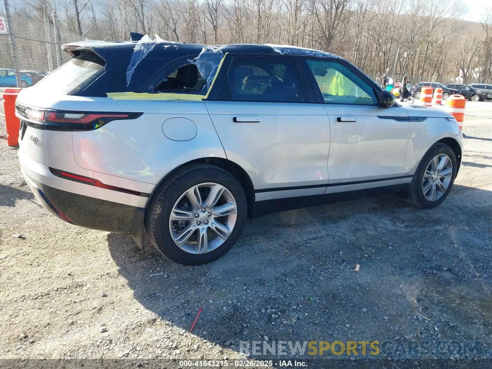 4 Photograph of a damaged car SALYT2EX1MA306855 LAND ROVER RANGE ROVER VELAR 2021