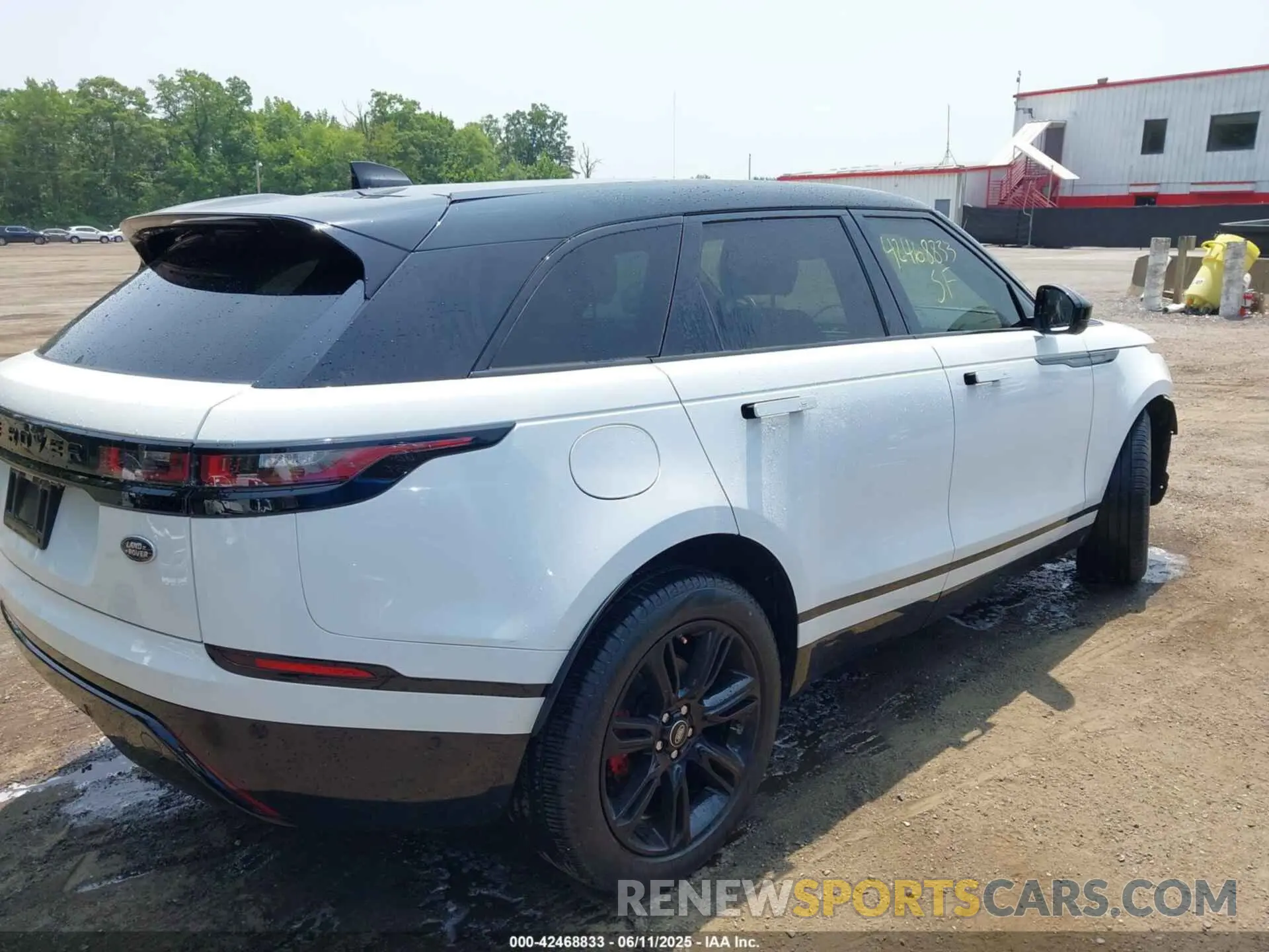 4 Photograph of a damaged car SALYT2EX2MA307478 LAND ROVER RANGE ROVER VELAR 2021