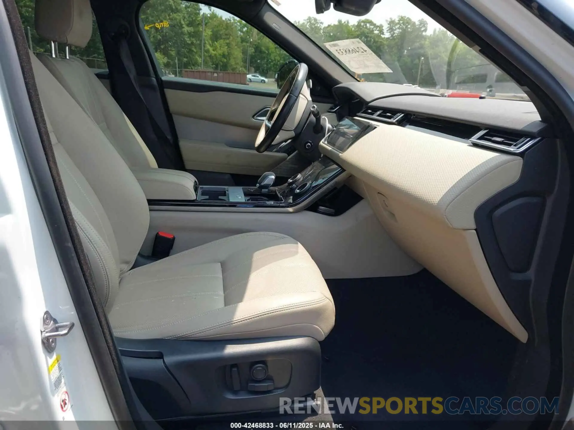 5 Photograph of a damaged car SALYT2EX2MA307478 LAND ROVER RANGE ROVER VELAR 2021