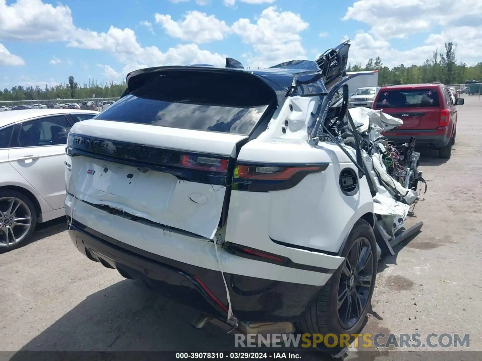 4 Photograph of a damaged car SALYT2EX2MA317508 LAND ROVER RANGE ROVER VELAR 2021