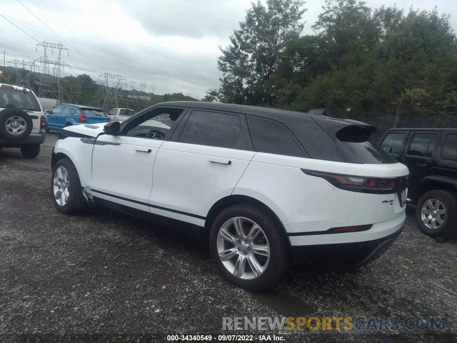 3 Photograph of a damaged car SALYT2EX3MA301978 LAND ROVER RANGE ROVER VELAR 2021