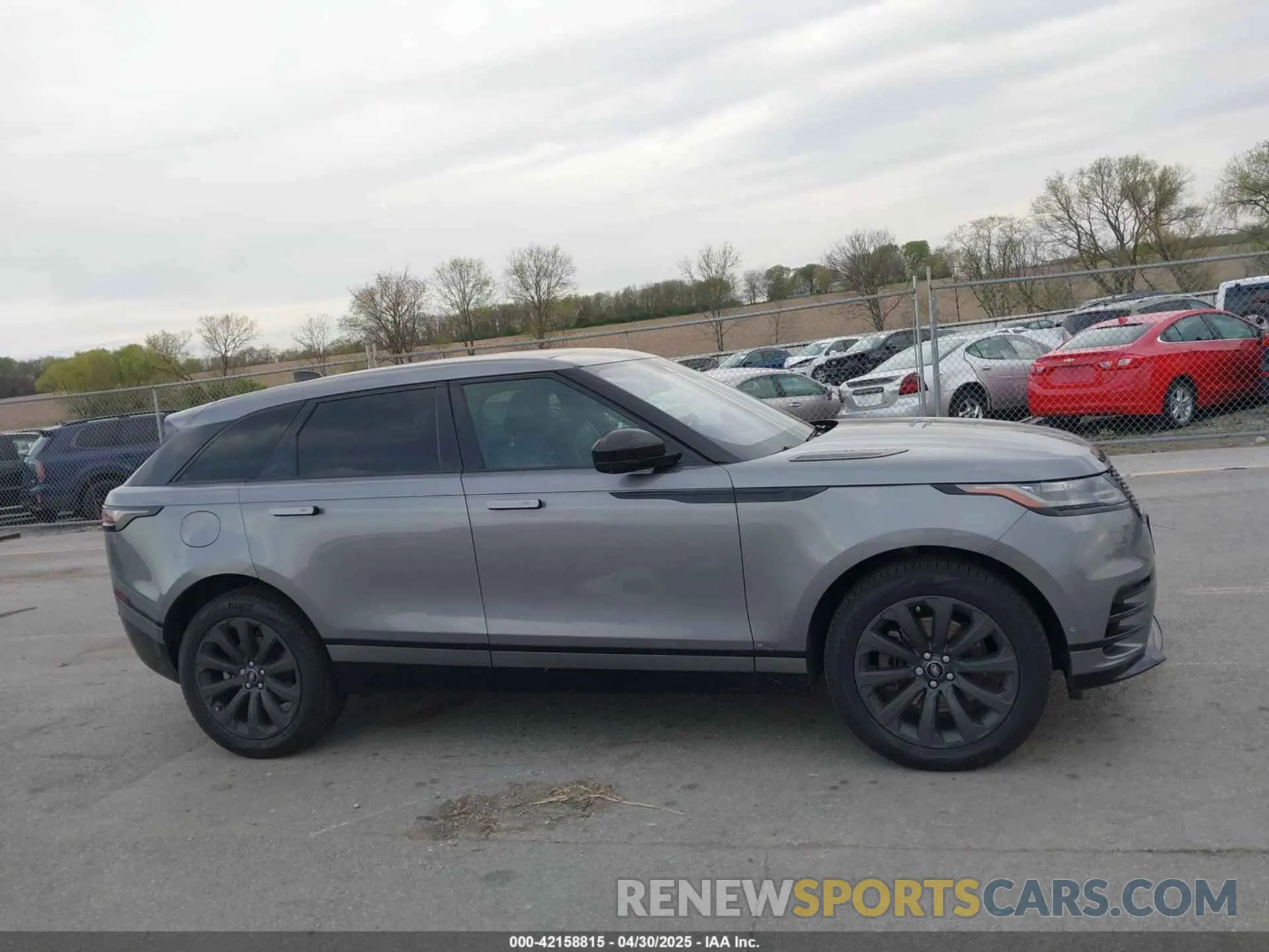 13 Photograph of a damaged car SALYT2EX3MA320305 LAND ROVER RANGE ROVER VELAR 2021
