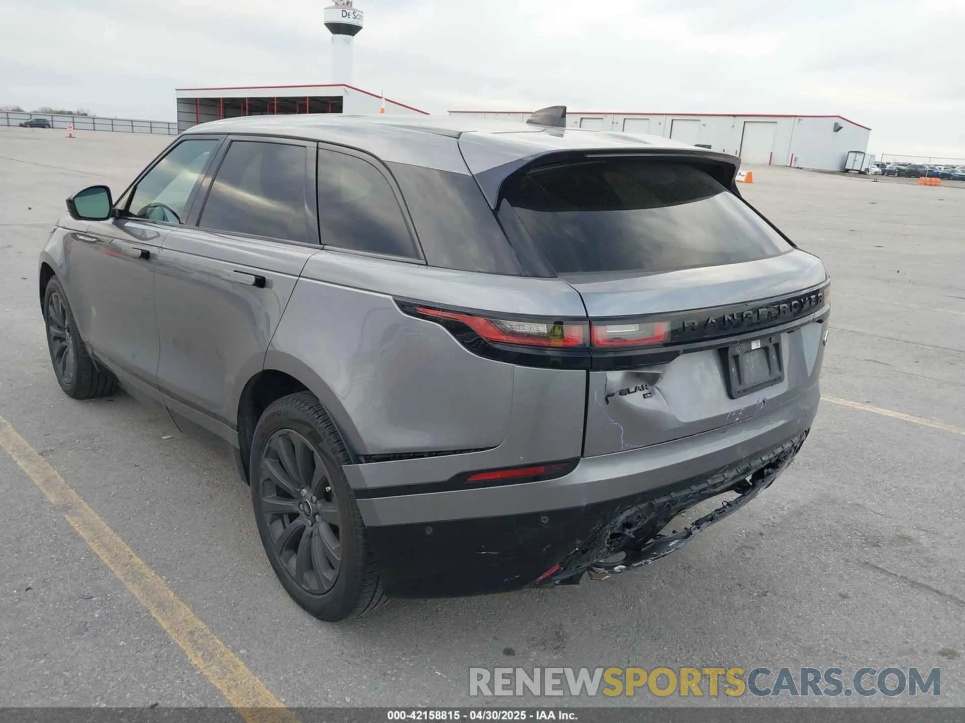 17 Photograph of a damaged car SALYT2EX3MA320305 LAND ROVER RANGE ROVER VELAR 2021