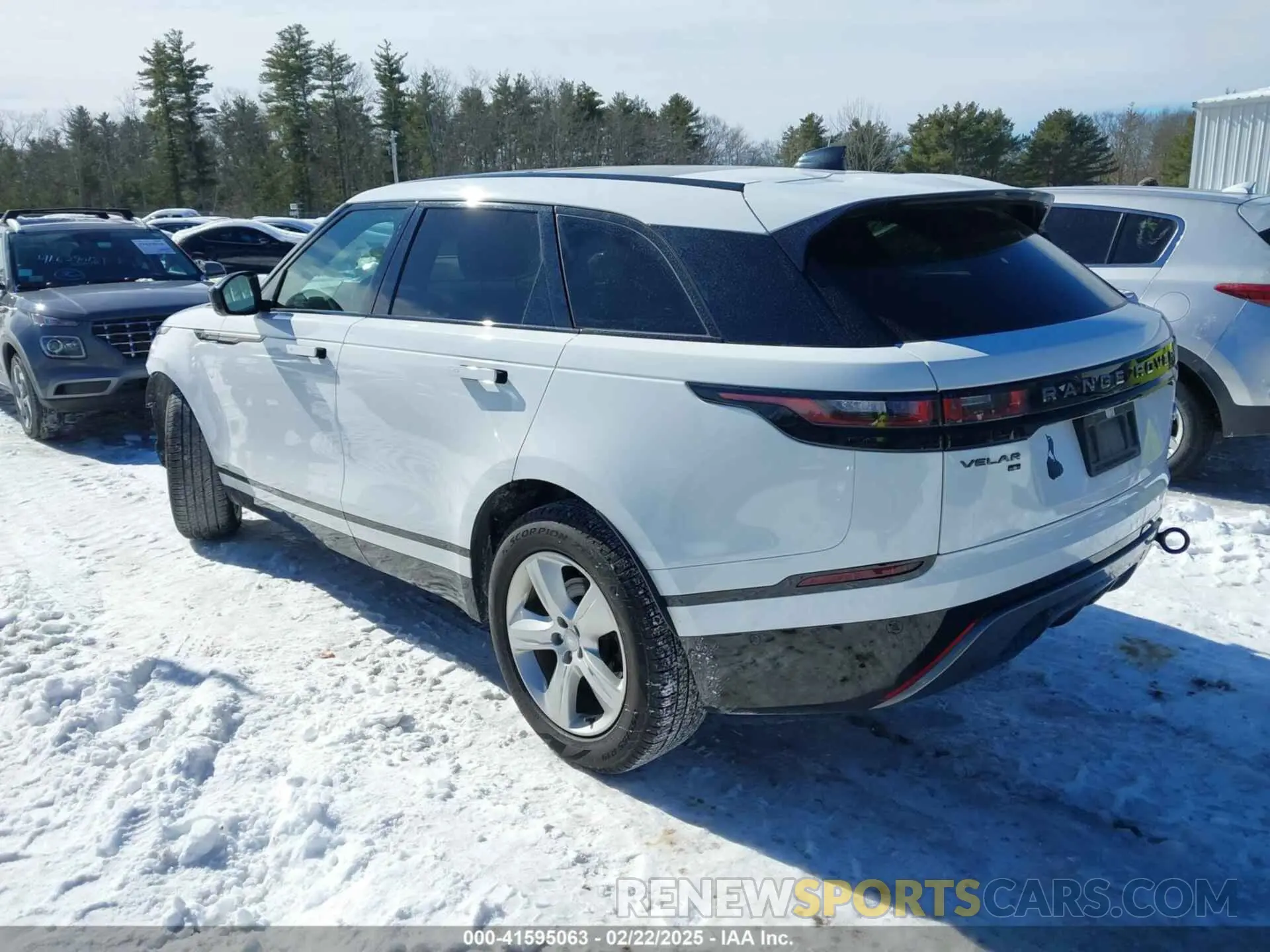 3 Photograph of a damaged car SALYT2EX7MA313339 LAND ROVER RANGE ROVER VELAR 2021