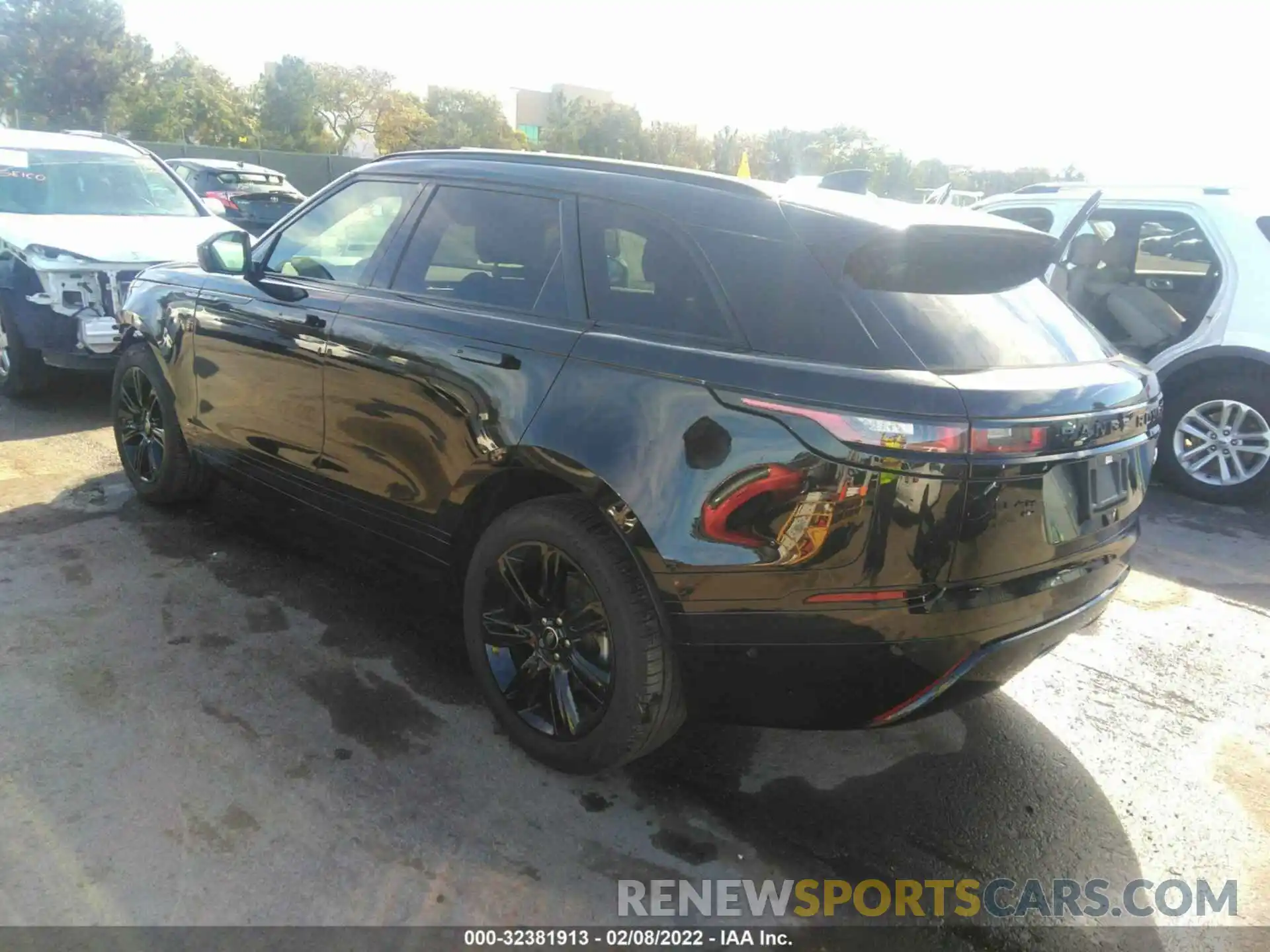 3 Photograph of a damaged car SALYT2EX7MA315432 LAND ROVER RANGE ROVER VELAR 2021