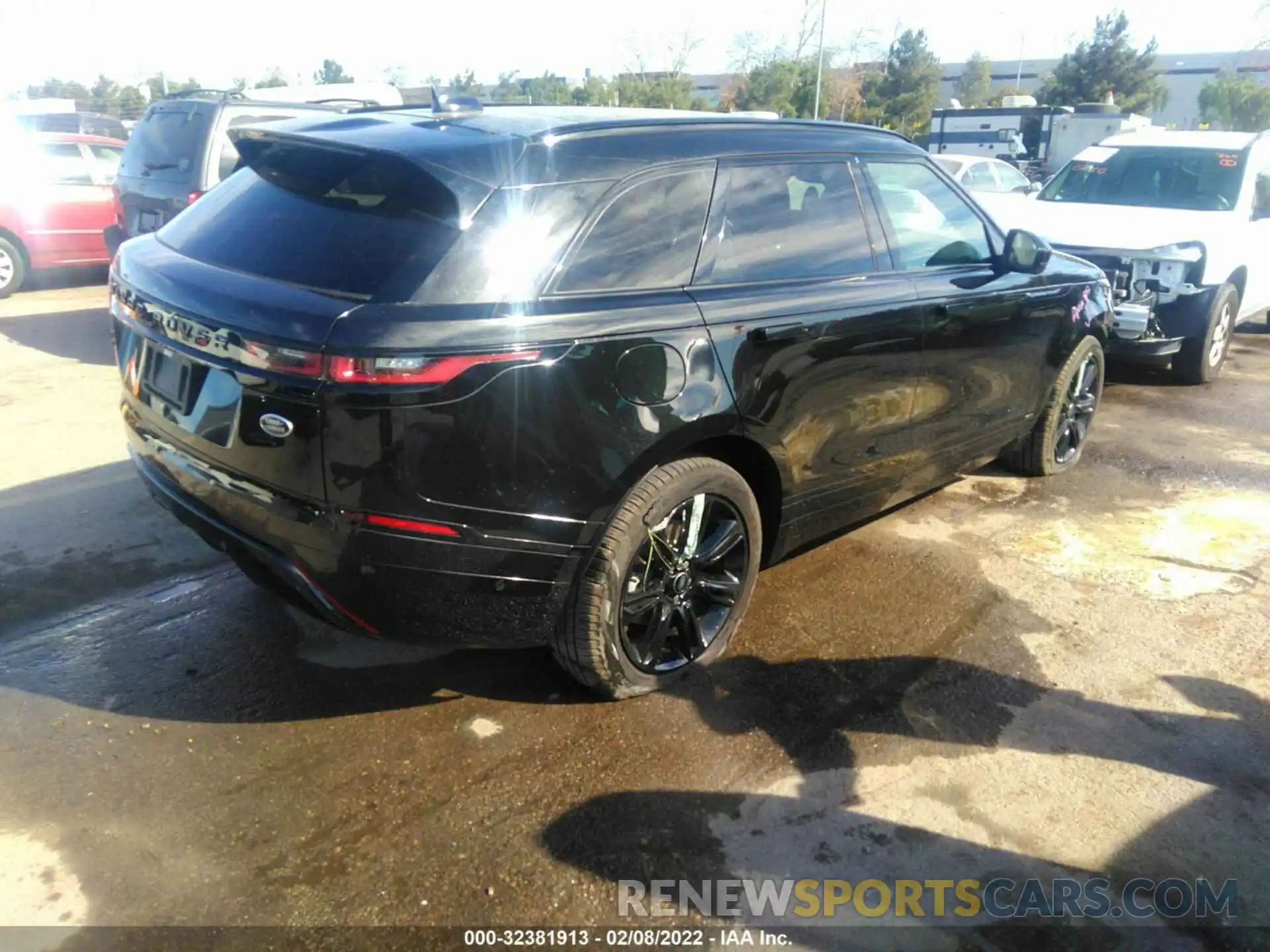 4 Photograph of a damaged car SALYT2EX7MA315432 LAND ROVER RANGE ROVER VELAR 2021