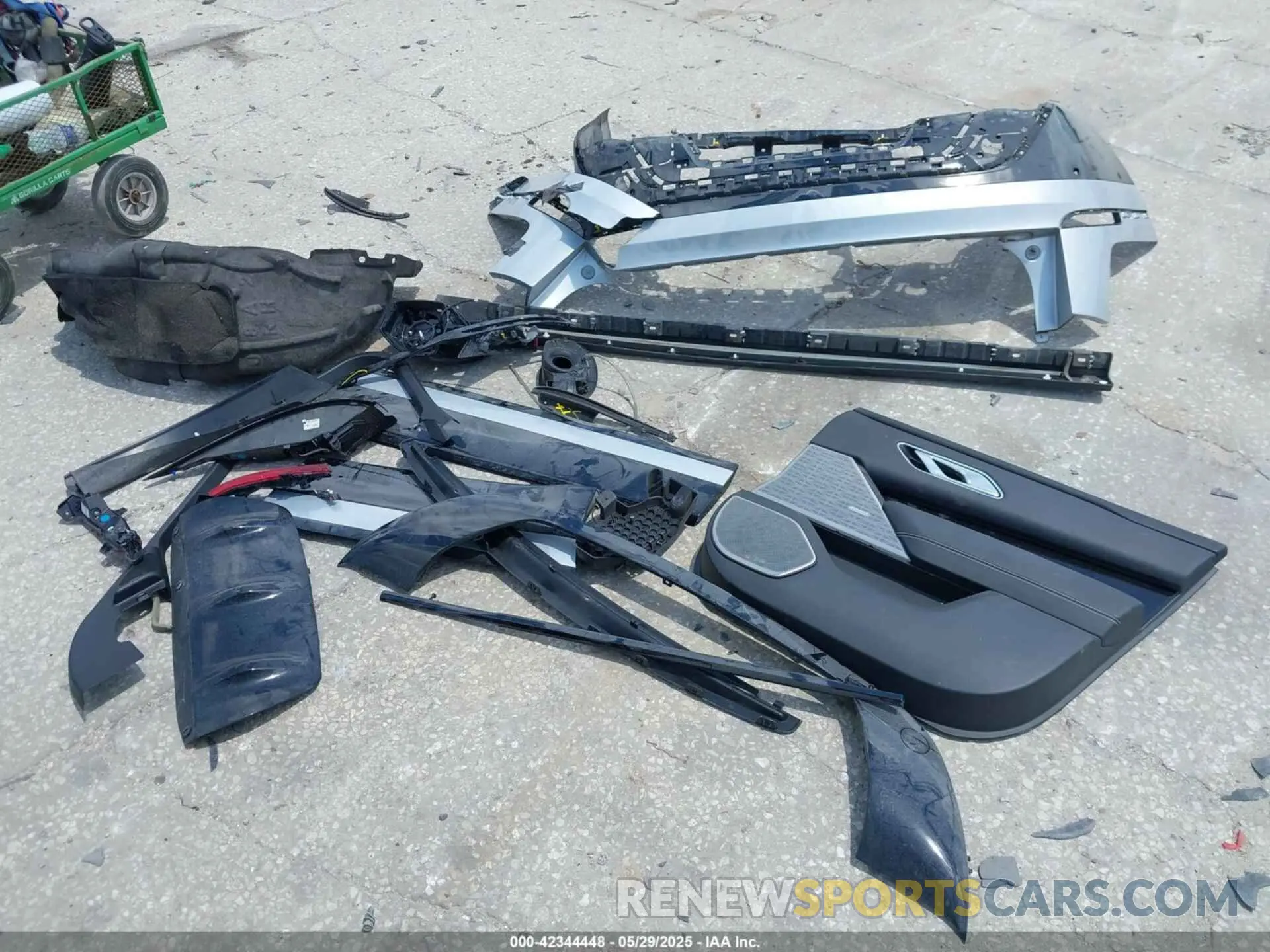 12 Photograph of a damaged car SALYT2EX9MA315965 LAND ROVER RANGE ROVER VELAR 2021