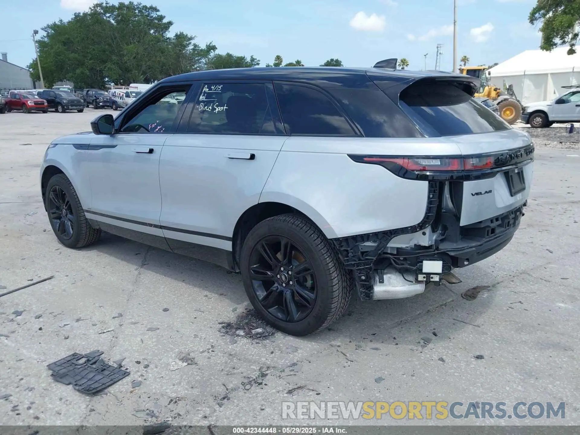 3 Photograph of a damaged car SALYT2EX9MA315965 LAND ROVER RANGE ROVER VELAR 2021