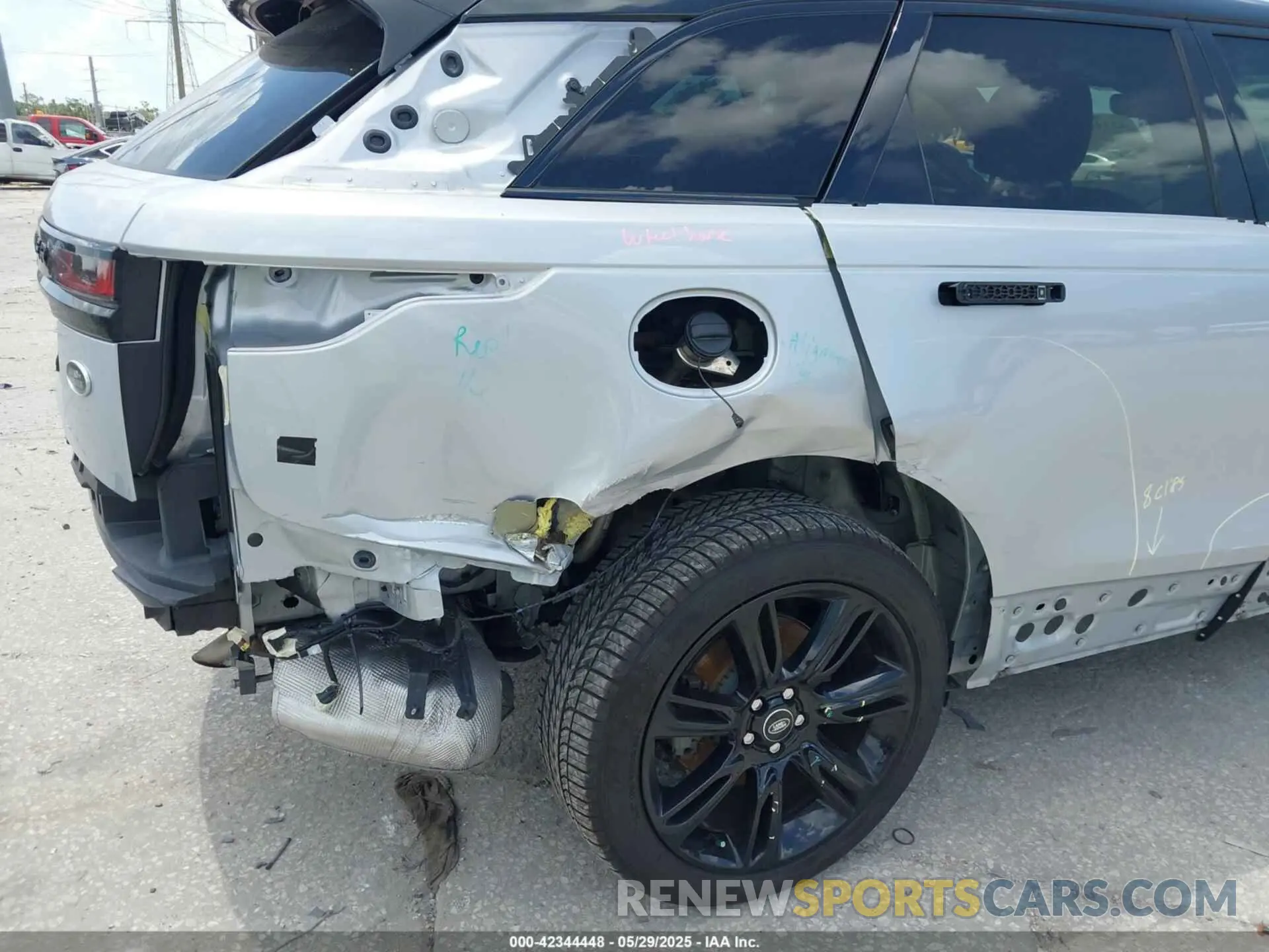 6 Photograph of a damaged car SALYT2EX9MA315965 LAND ROVER RANGE ROVER VELAR 2021
