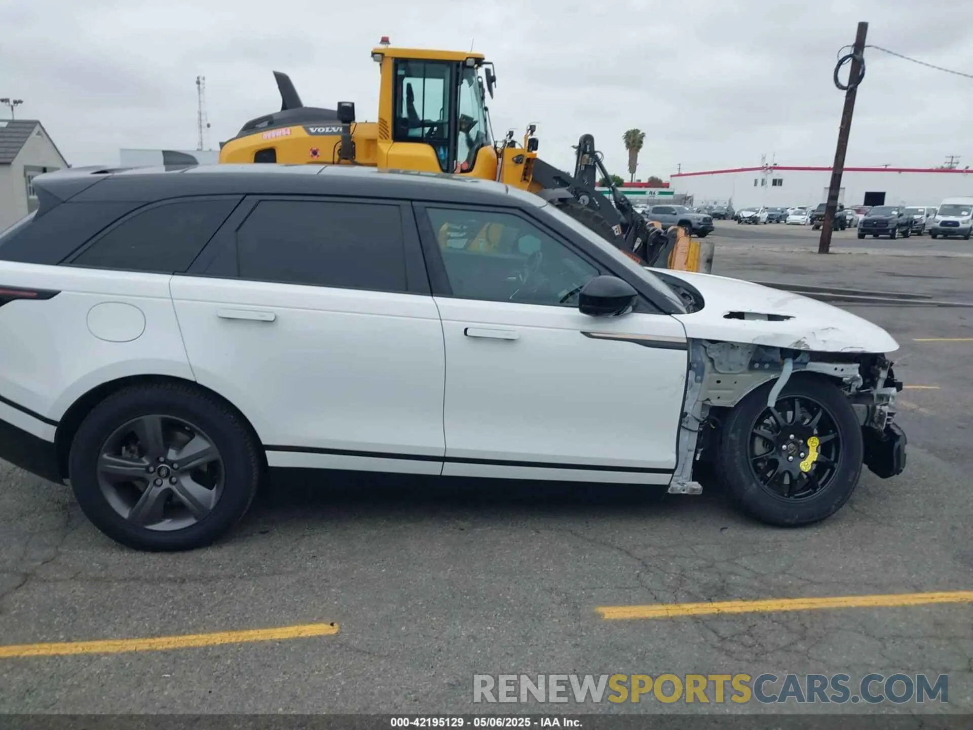 13 Photograph of a damaged car SALYT2EXXMA314324 LAND ROVER RANGE ROVER VELAR 2021