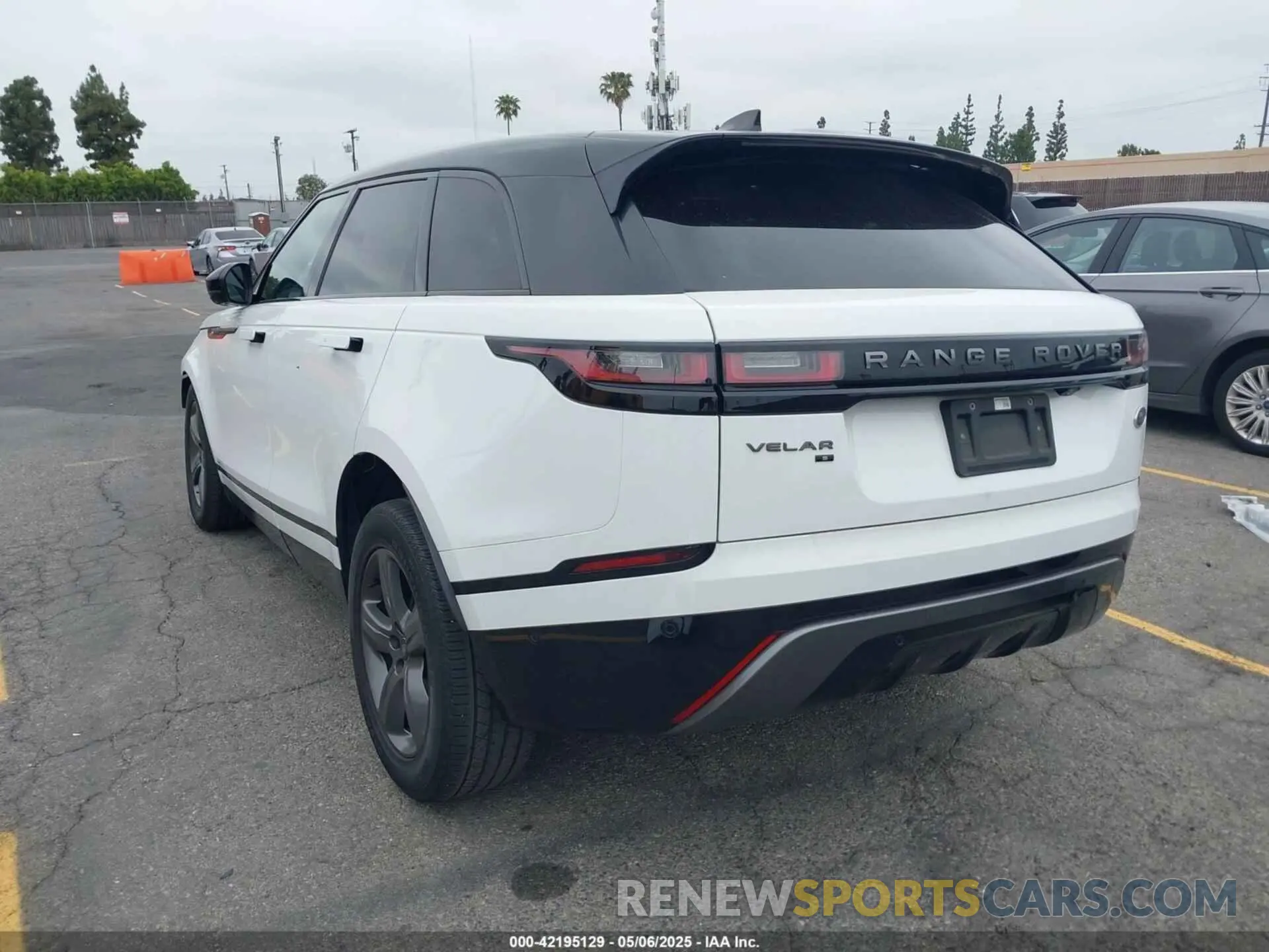 3 Photograph of a damaged car SALYT2EXXMA314324 LAND ROVER RANGE ROVER VELAR 2021