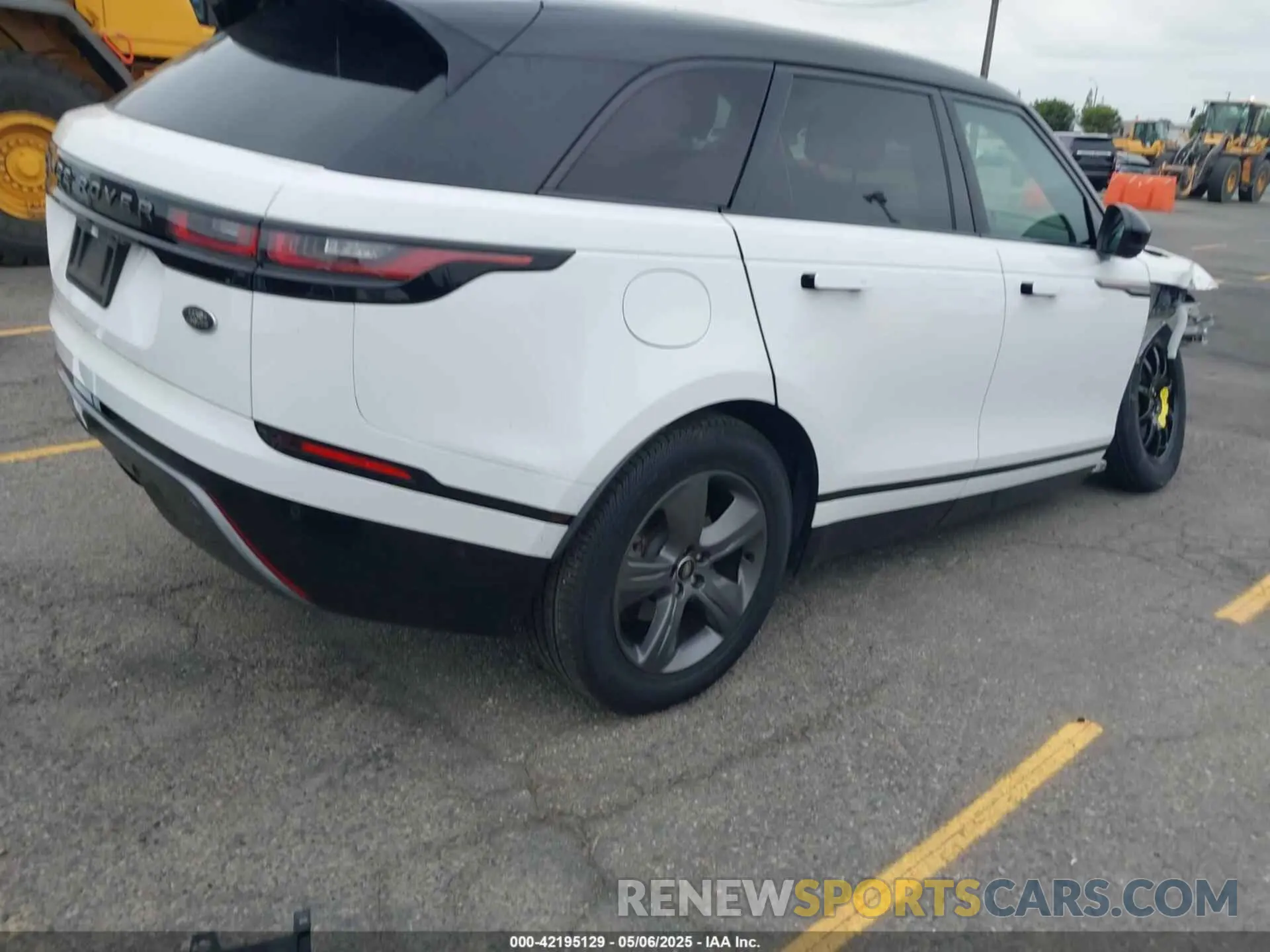 4 Photograph of a damaged car SALYT2EXXMA314324 LAND ROVER RANGE ROVER VELAR 2021
