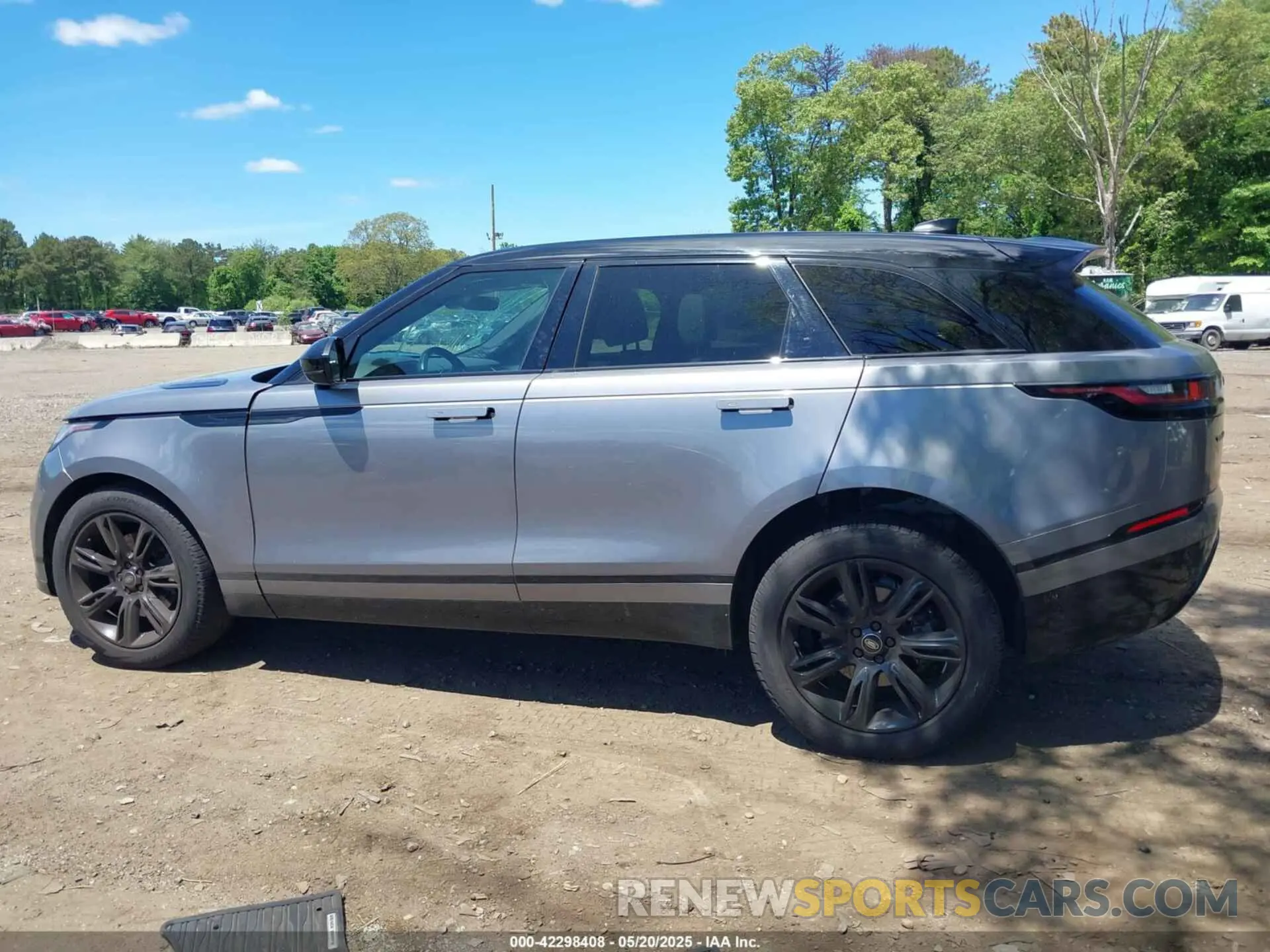 14 Photograph of a damaged car SALYT2EX1NA346676 LAND ROVER RANGE ROVER VELAR 2022