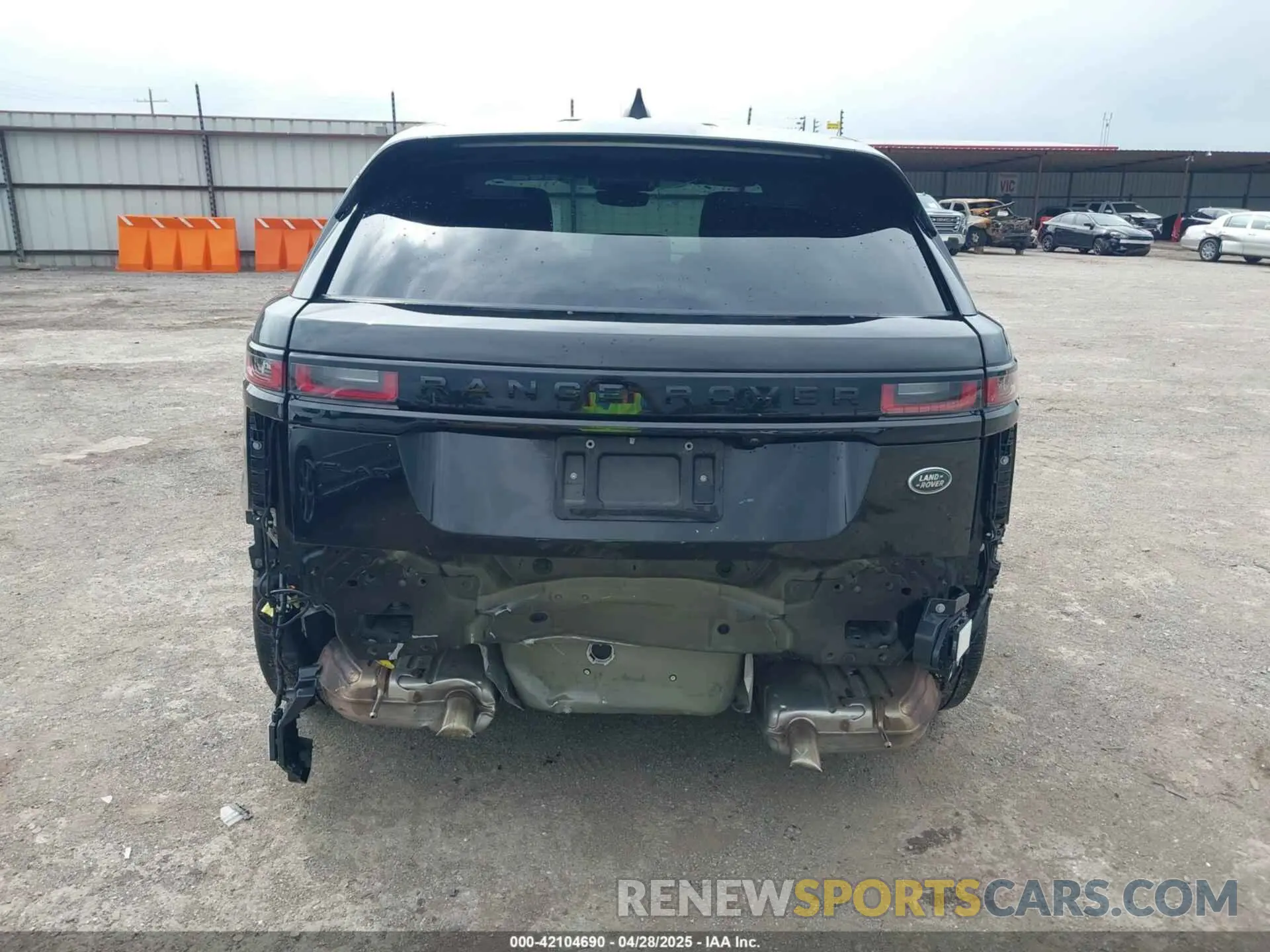 17 Photograph of a damaged car SALYT2EX3NA346288 LAND ROVER RANGE ROVER VELAR 2022