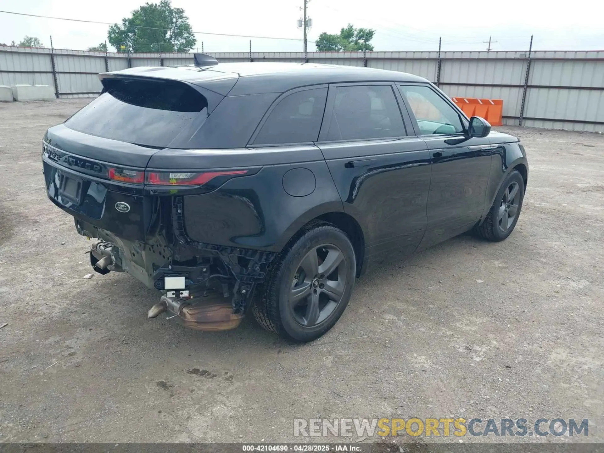 4 Photograph of a damaged car SALYT2EX3NA346288 LAND ROVER RANGE ROVER VELAR 2022