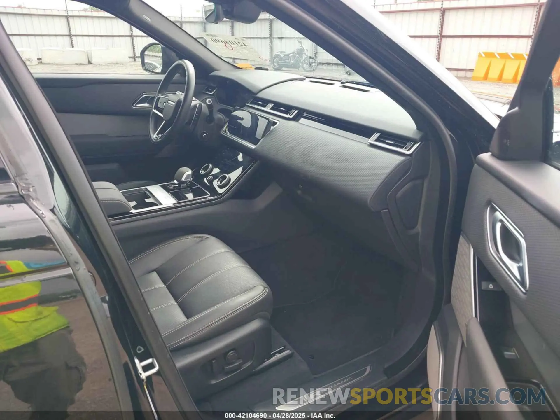 5 Photograph of a damaged car SALYT2EX3NA346288 LAND ROVER RANGE ROVER VELAR 2022