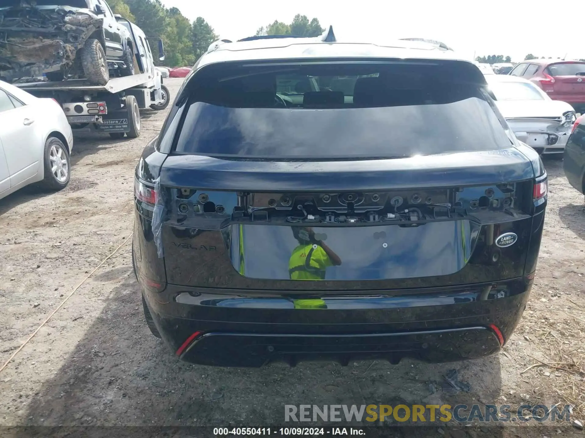 16 Photograph of a damaged car SALYT2EX7NA330157 LAND ROVER RANGE ROVER VELAR 2022