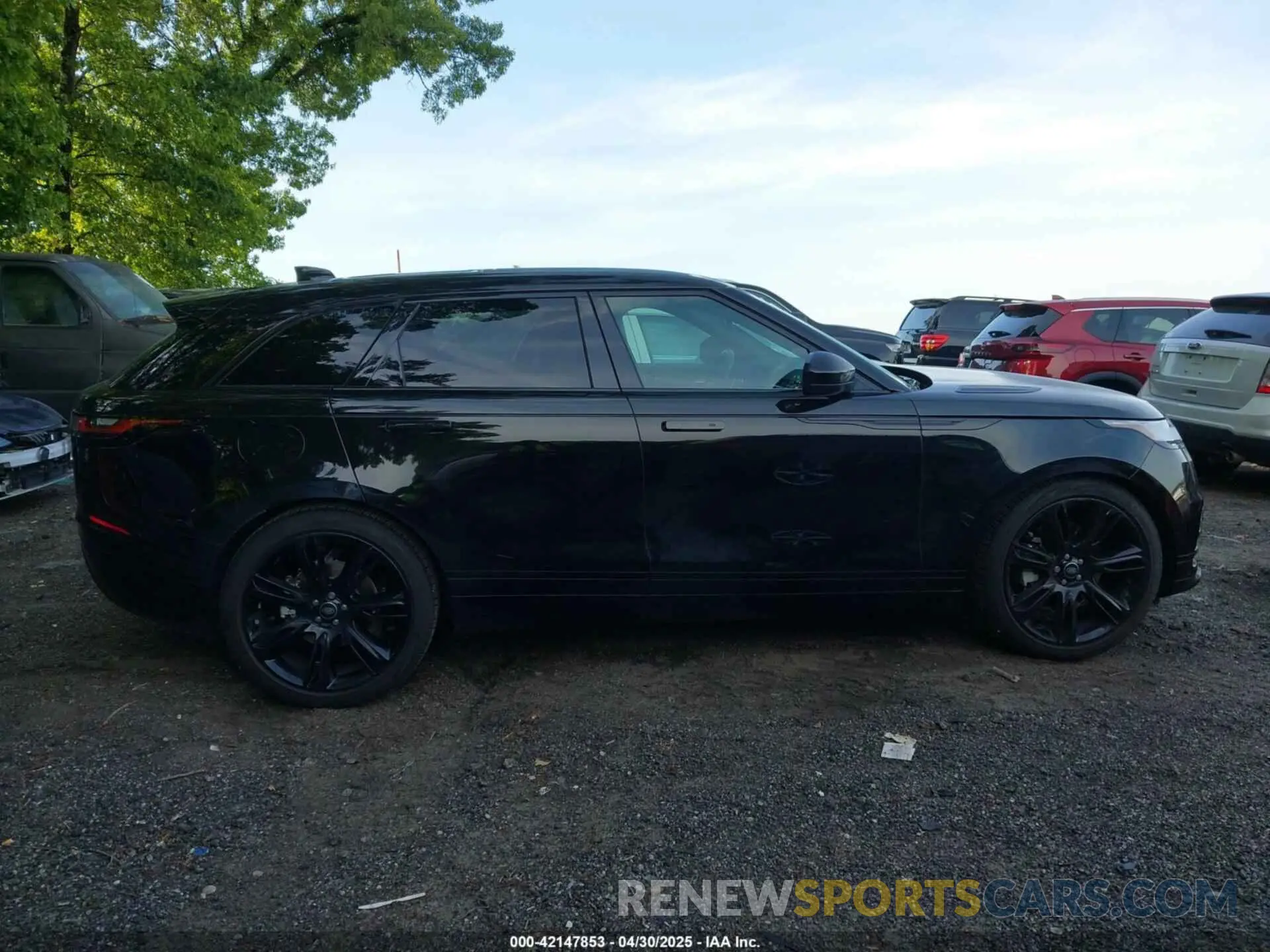 14 Photograph of a damaged car SALYT2EX8NA333925 LAND ROVER RANGE ROVER VELAR 2022