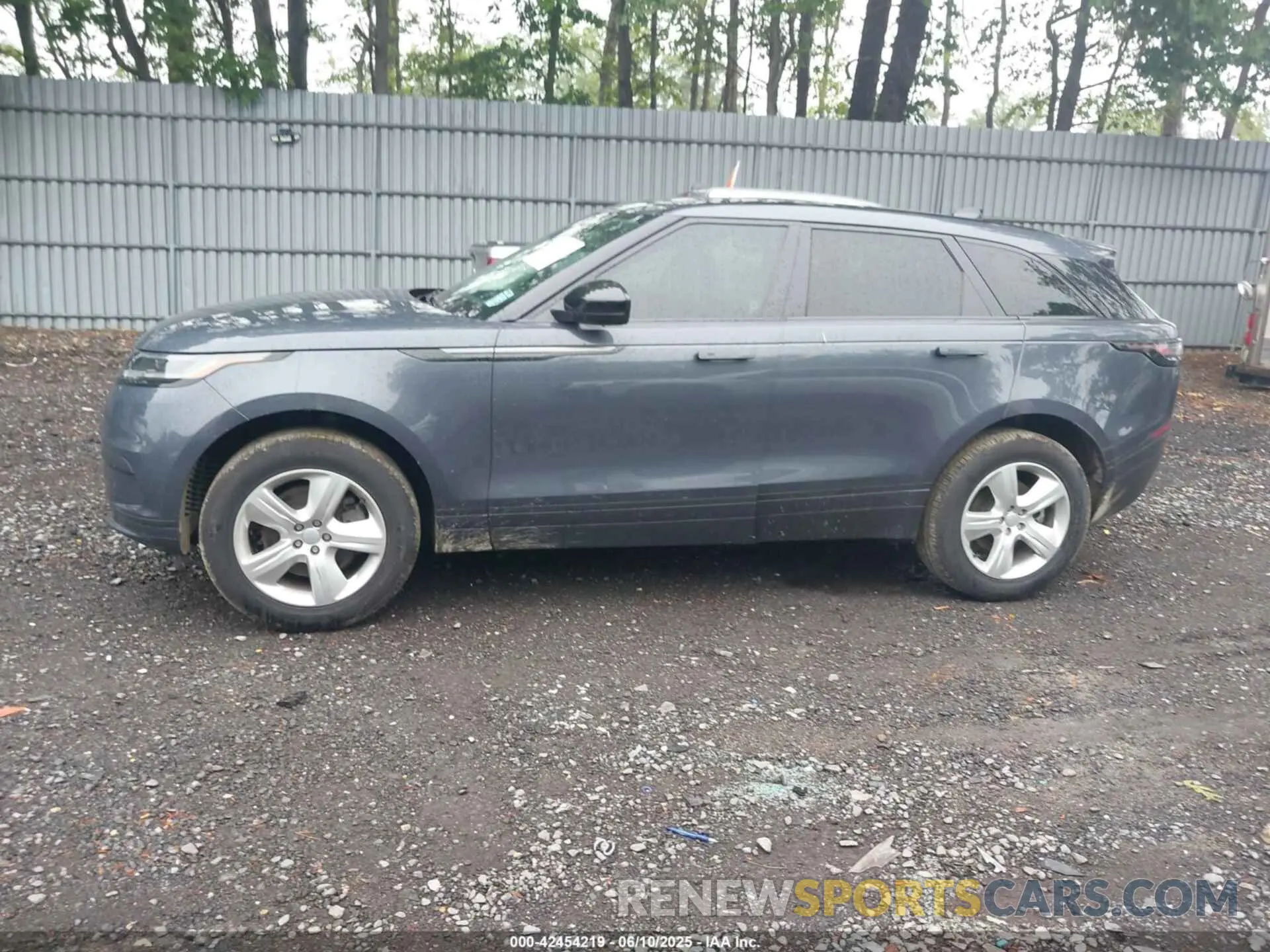 14 Photograph of a damaged car SALYJ2EX3RA371011 LAND ROVER RANGE ROVER VELAR 2024