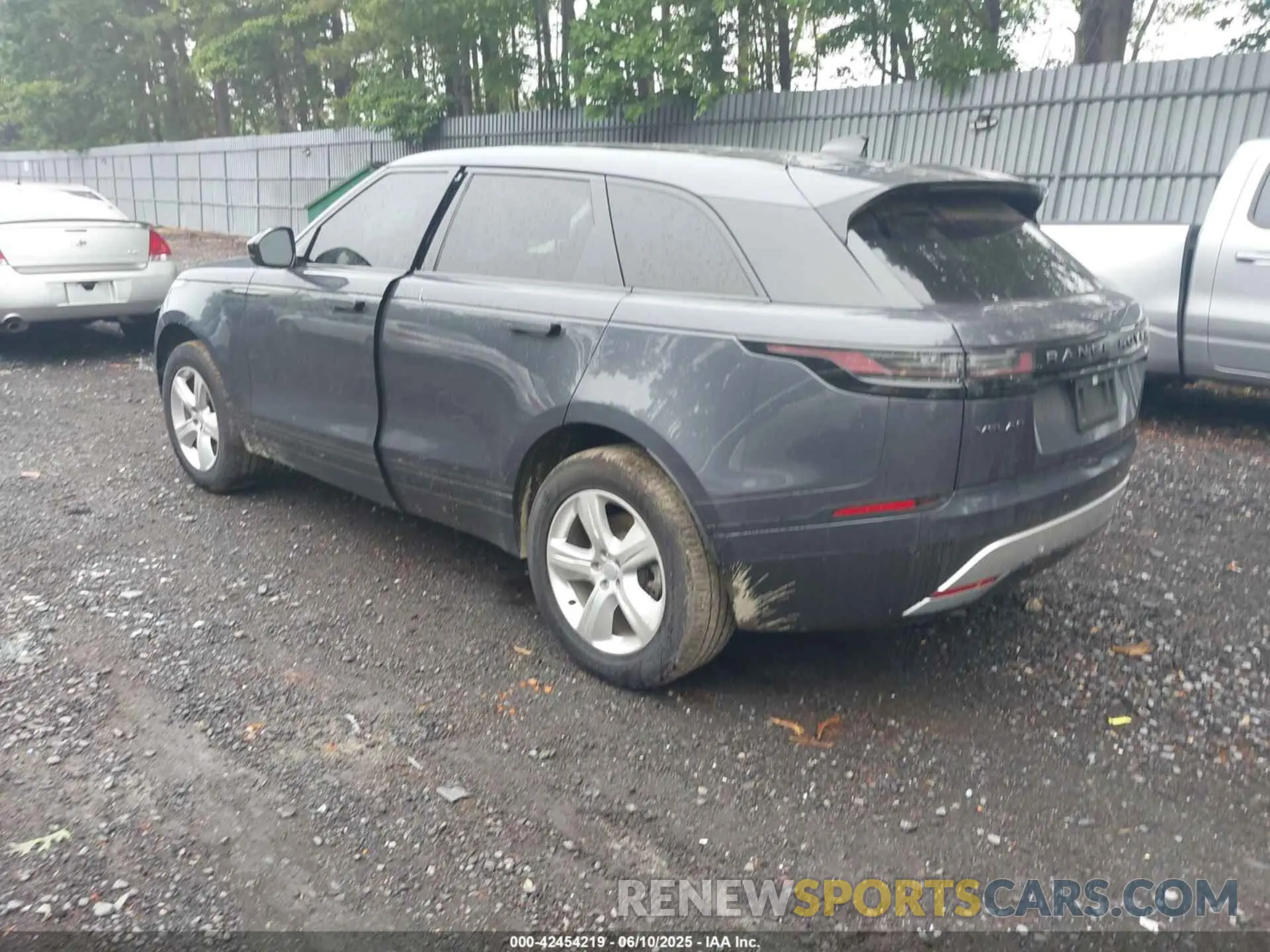 3 Photograph of a damaged car SALYJ2EX3RA371011 LAND ROVER RANGE ROVER VELAR 2024