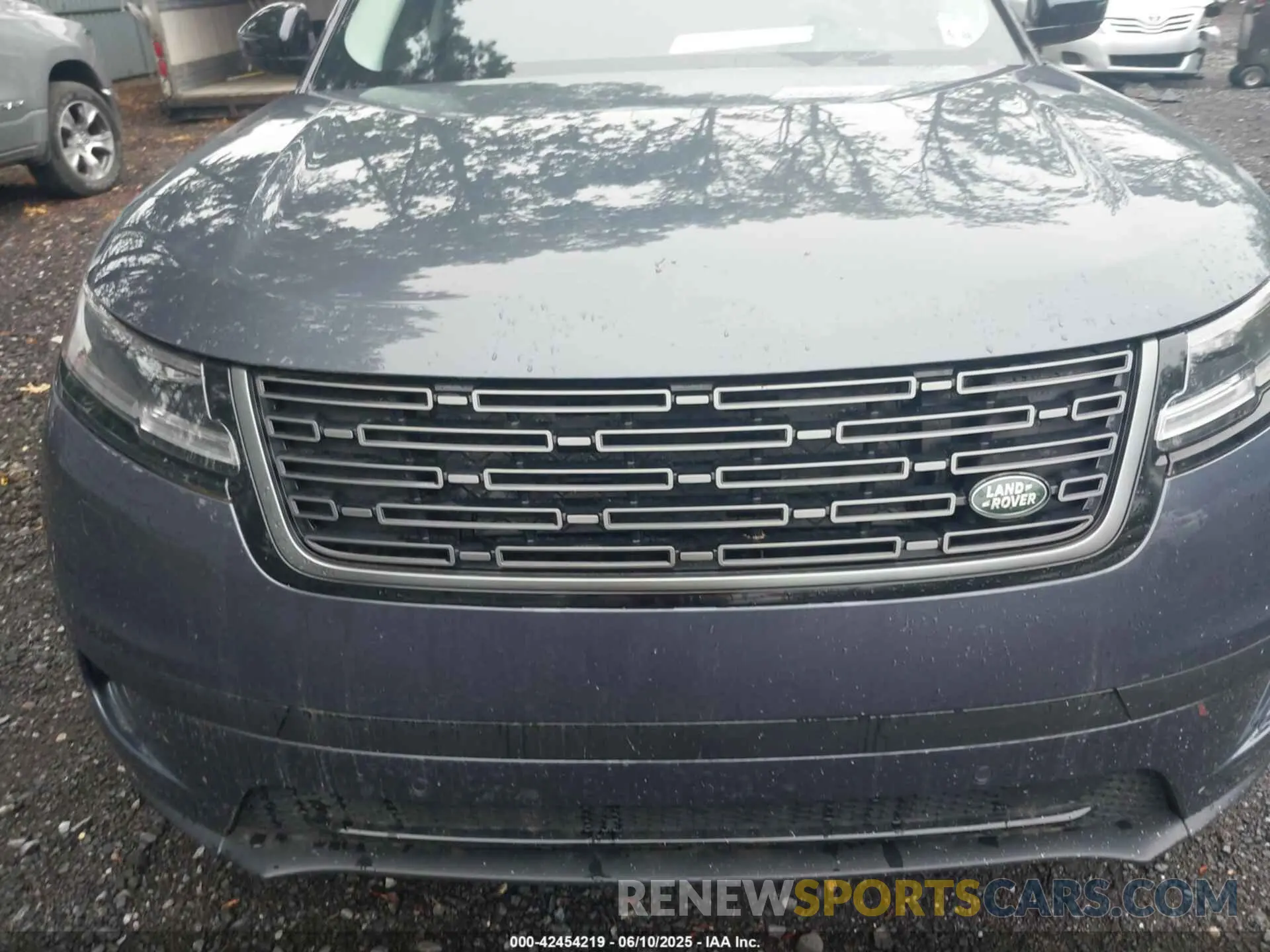 6 Photograph of a damaged car SALYJ2EX3RA371011 LAND ROVER RANGE ROVER VELAR 2024