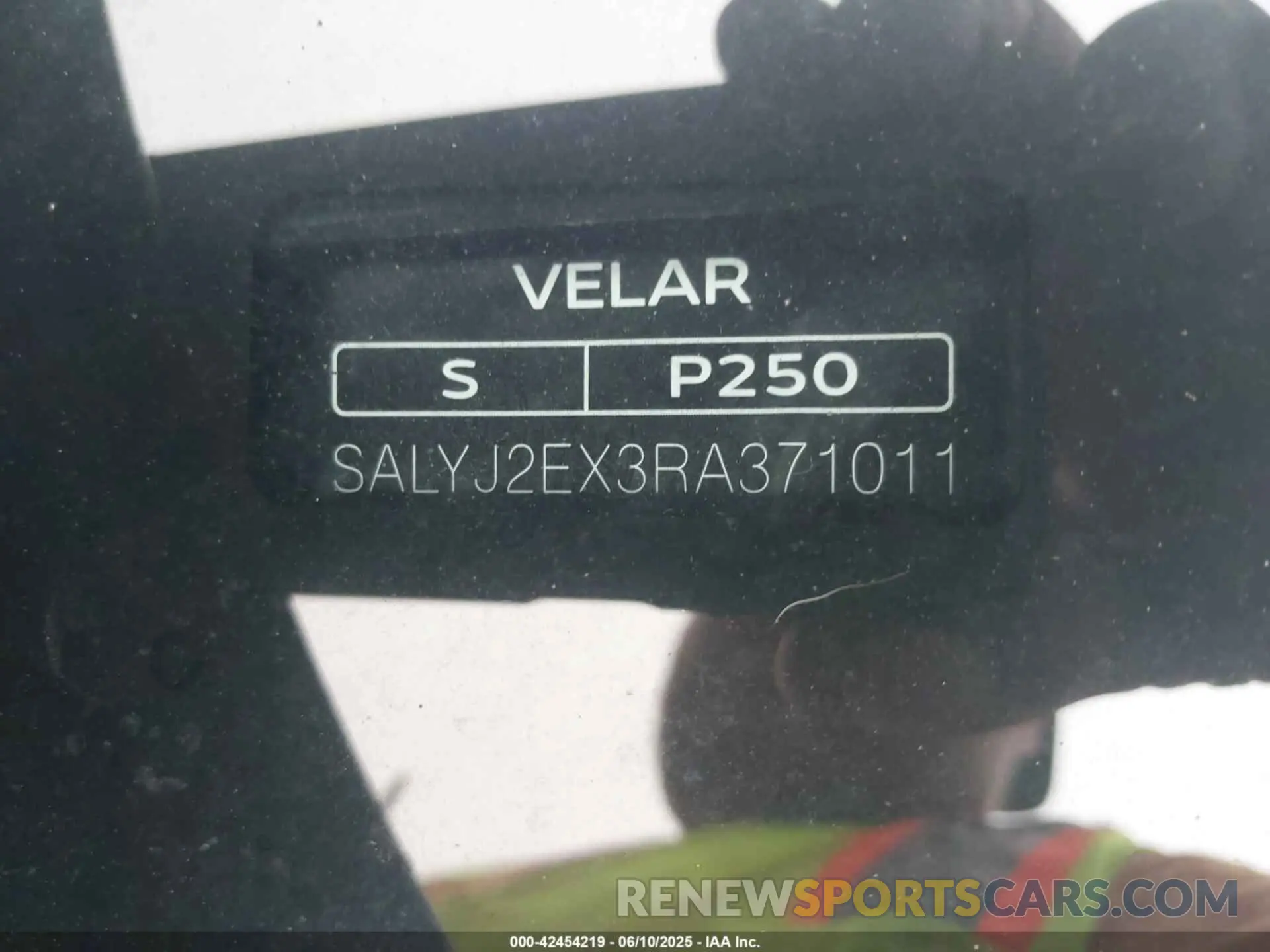 9 Photograph of a damaged car SALYJ2EX3RA371011 LAND ROVER RANGE ROVER VELAR 2024