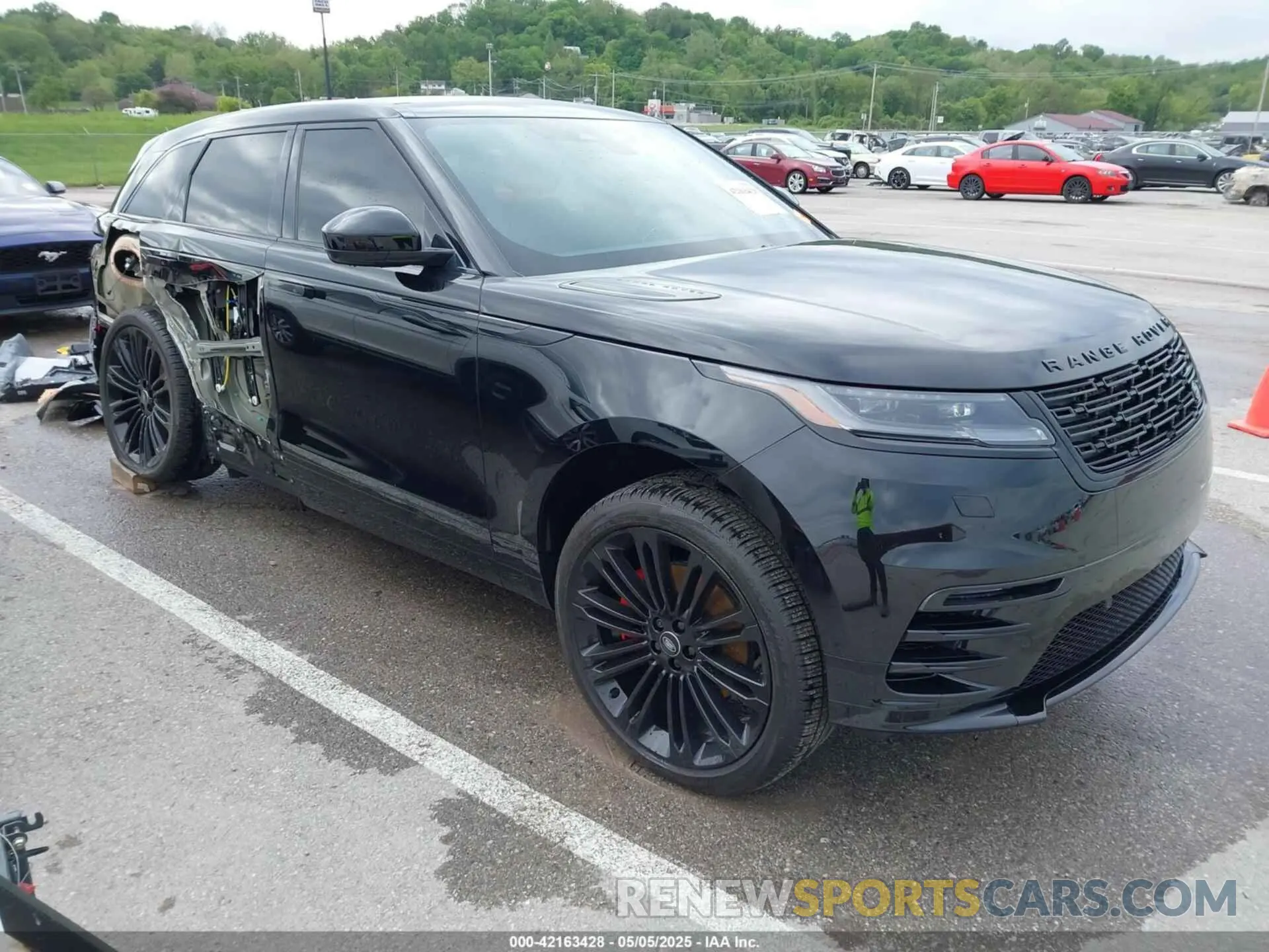 1 Photograph of a damaged car SALYL2EX1RA368859 LAND ROVER RANGE ROVER VELAR 2024