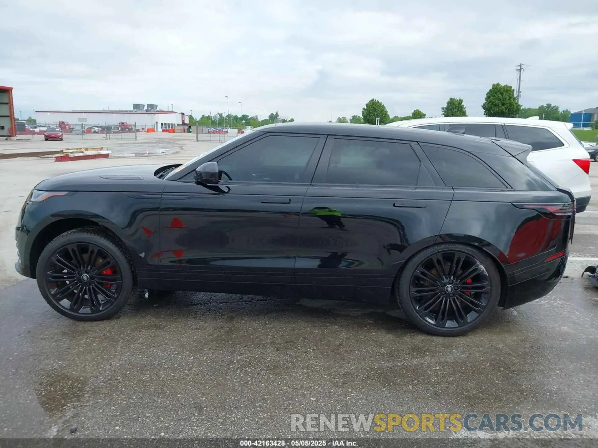 15 Photograph of a damaged car SALYL2EX1RA368859 LAND ROVER RANGE ROVER VELAR 2024