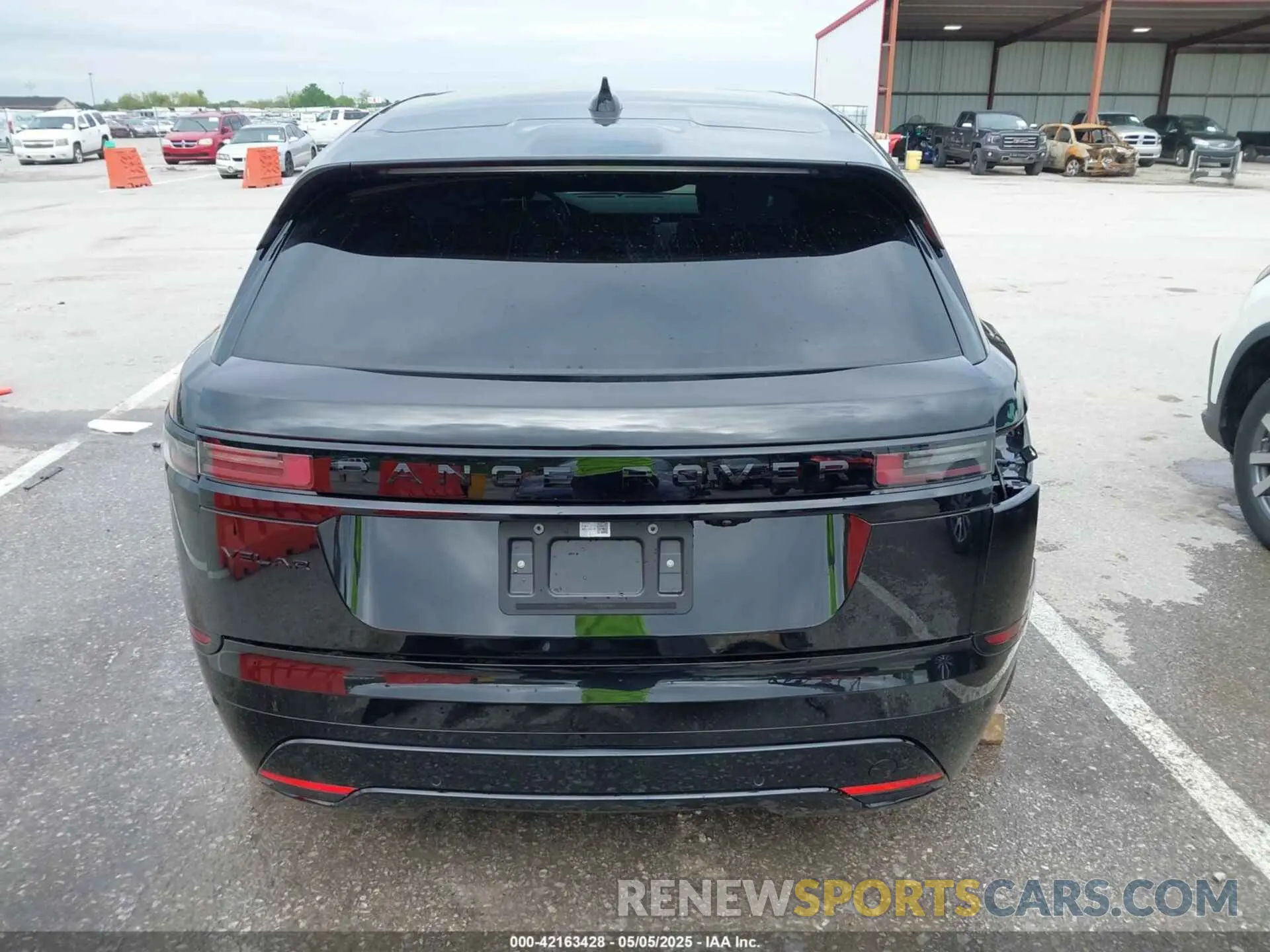17 Photograph of a damaged car SALYL2EX1RA368859 LAND ROVER RANGE ROVER VELAR 2024