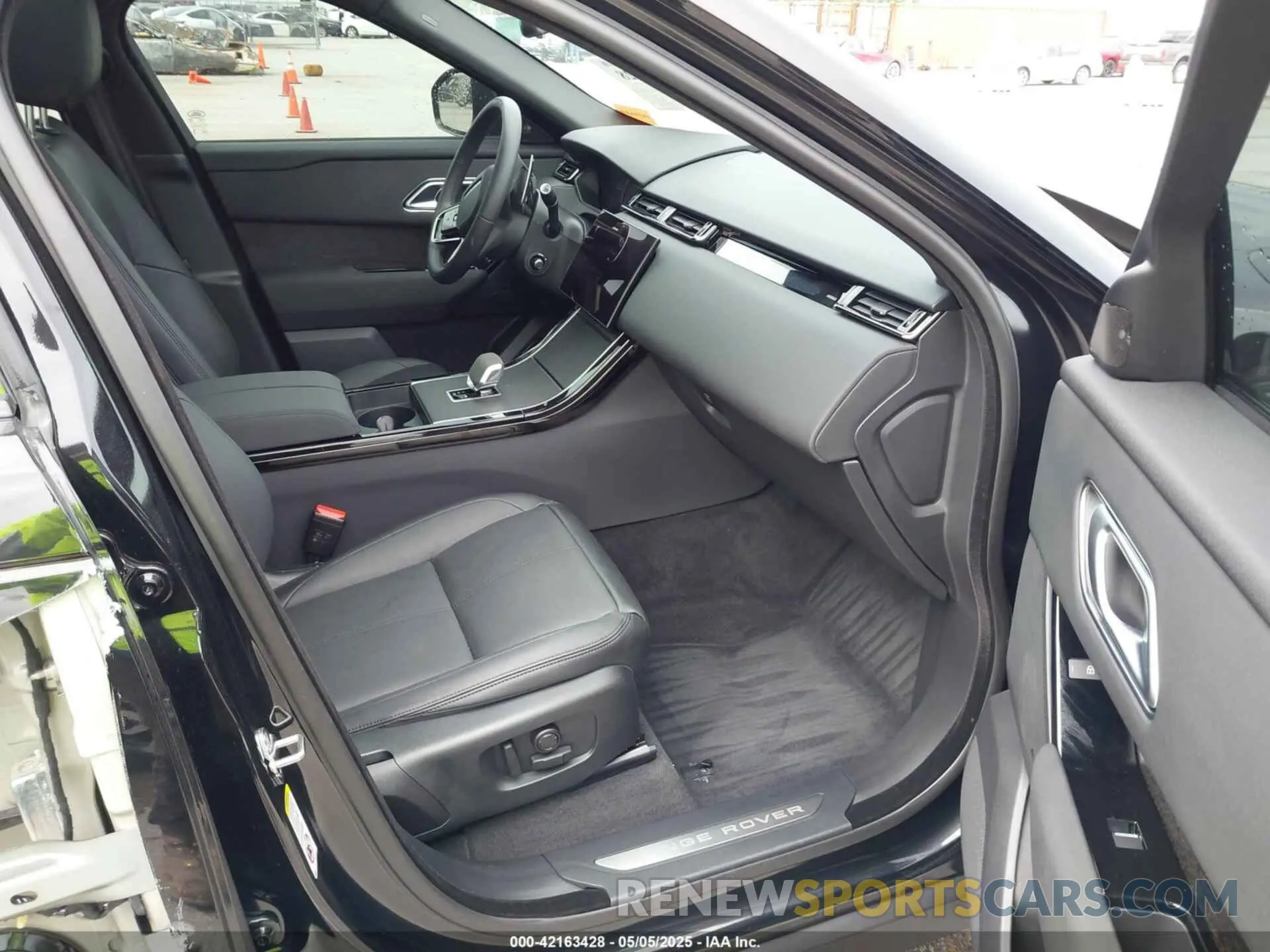 5 Photograph of a damaged car SALYL2EX1RA368859 LAND ROVER RANGE ROVER VELAR 2024