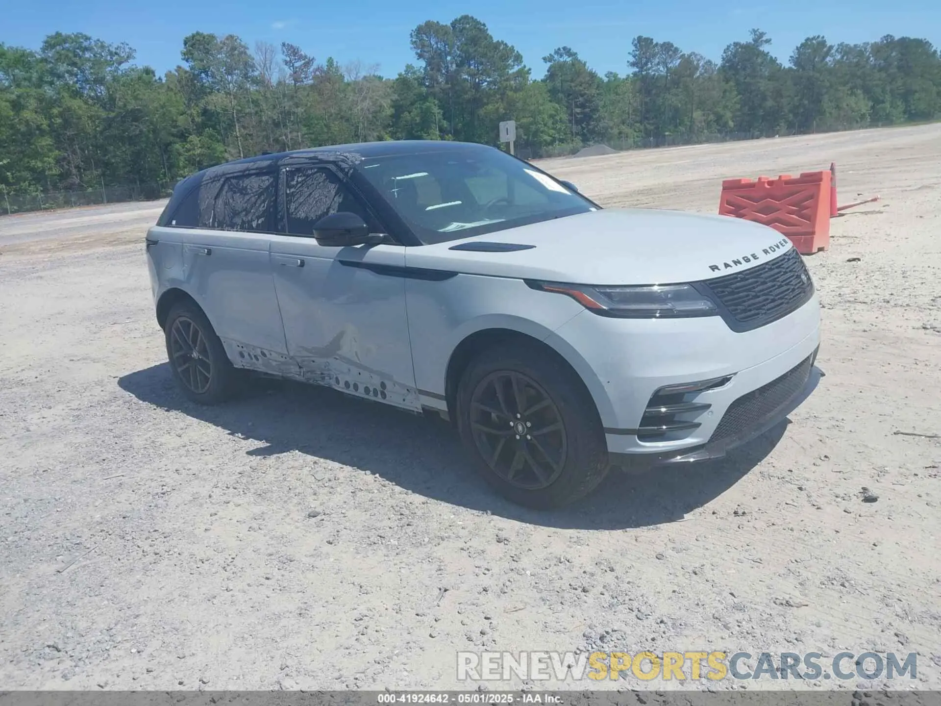1 Photograph of a damaged car SALYL2EX3RA379944 LAND ROVER RANGE ROVER VELAR 2024