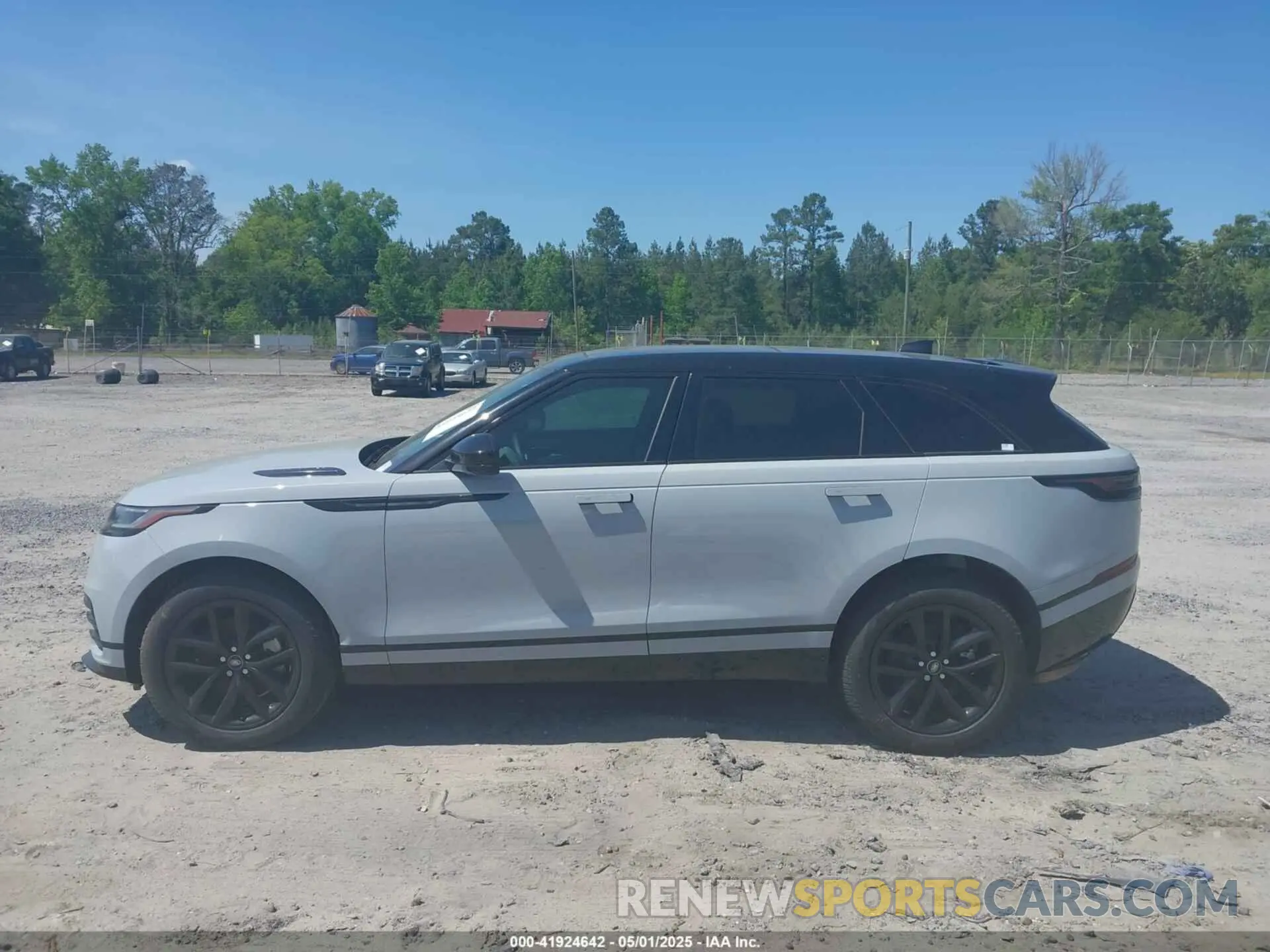 14 Photograph of a damaged car SALYL2EX3RA379944 LAND ROVER RANGE ROVER VELAR 2024