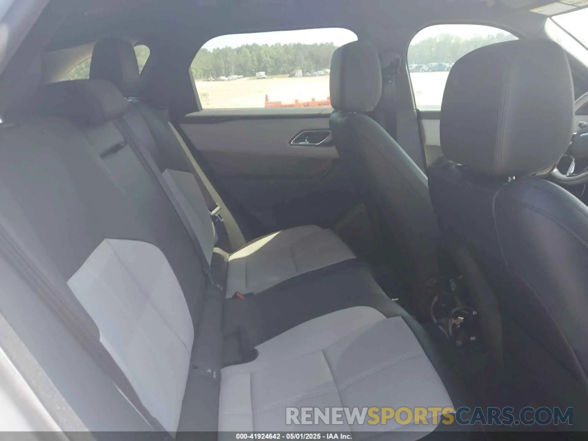 8 Photograph of a damaged car SALYL2EX3RA379944 LAND ROVER RANGE ROVER VELAR 2024