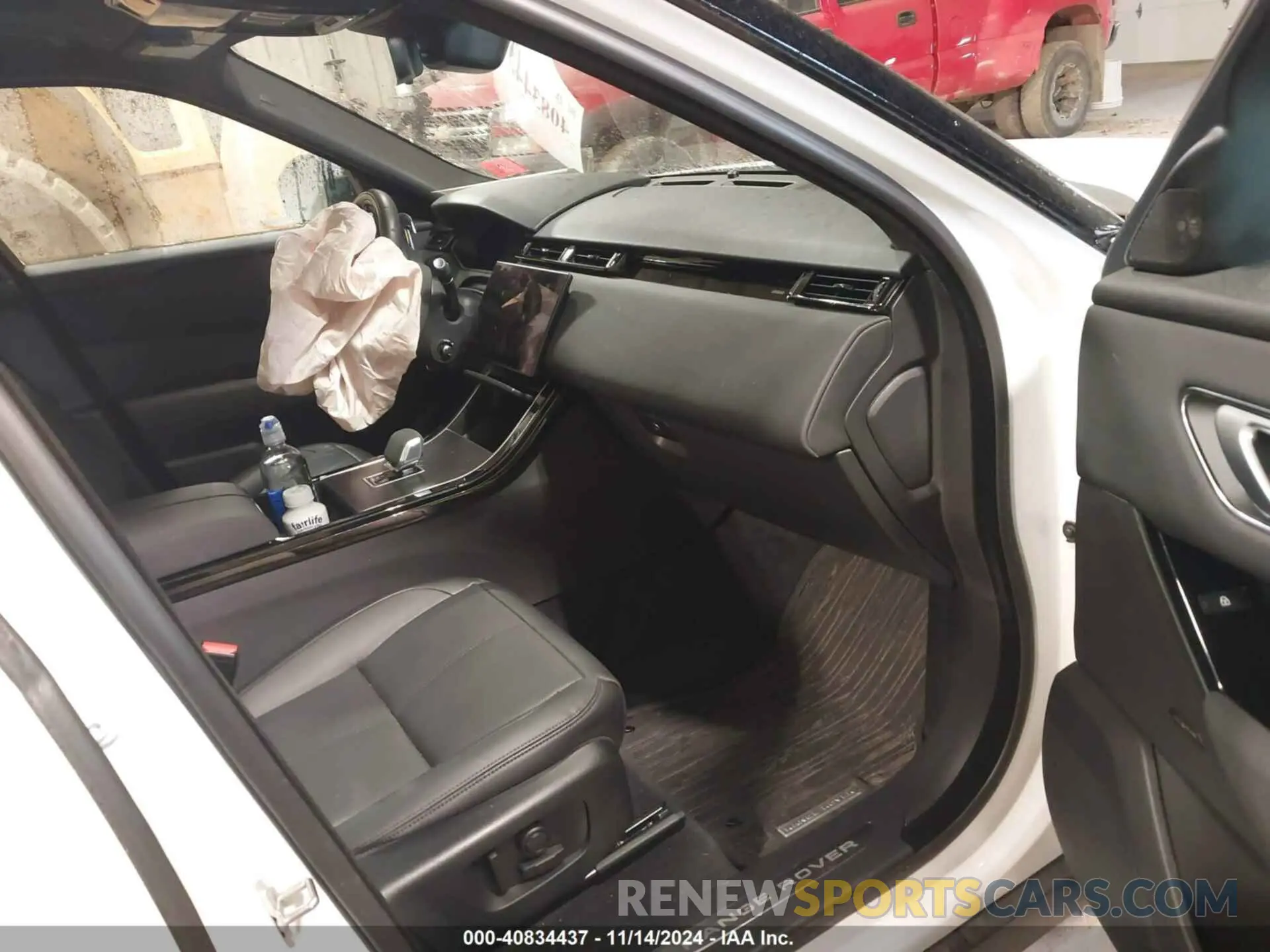 5 Photograph of a damaged car SALYL2EX9RA370374 LAND ROVER RANGE ROVER VELAR 2024