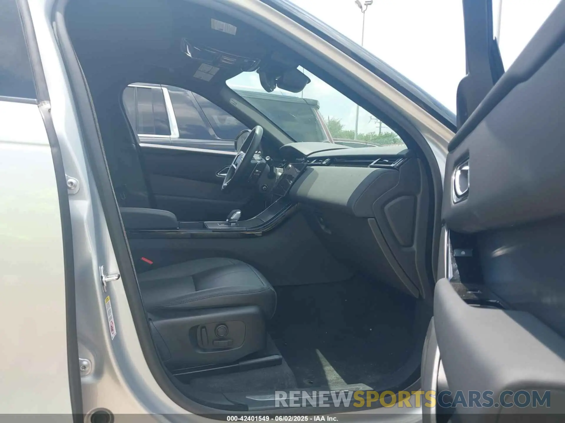 5 Photograph of a damaged car SALYL2EX2SA396840 LAND ROVER RANGE ROVER VELAR 2025