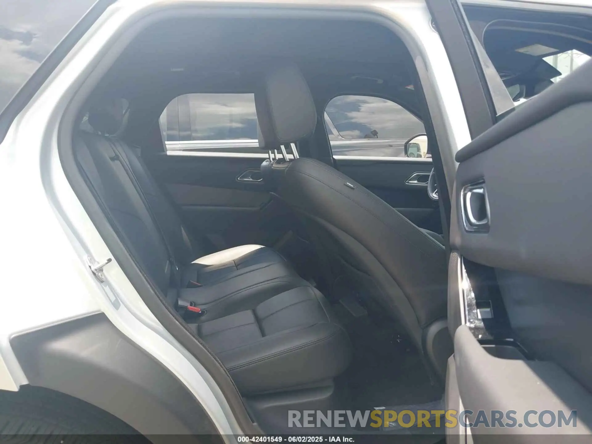 8 Photograph of a damaged car SALYL2EX2SA396840 LAND ROVER RANGE ROVER VELAR 2025