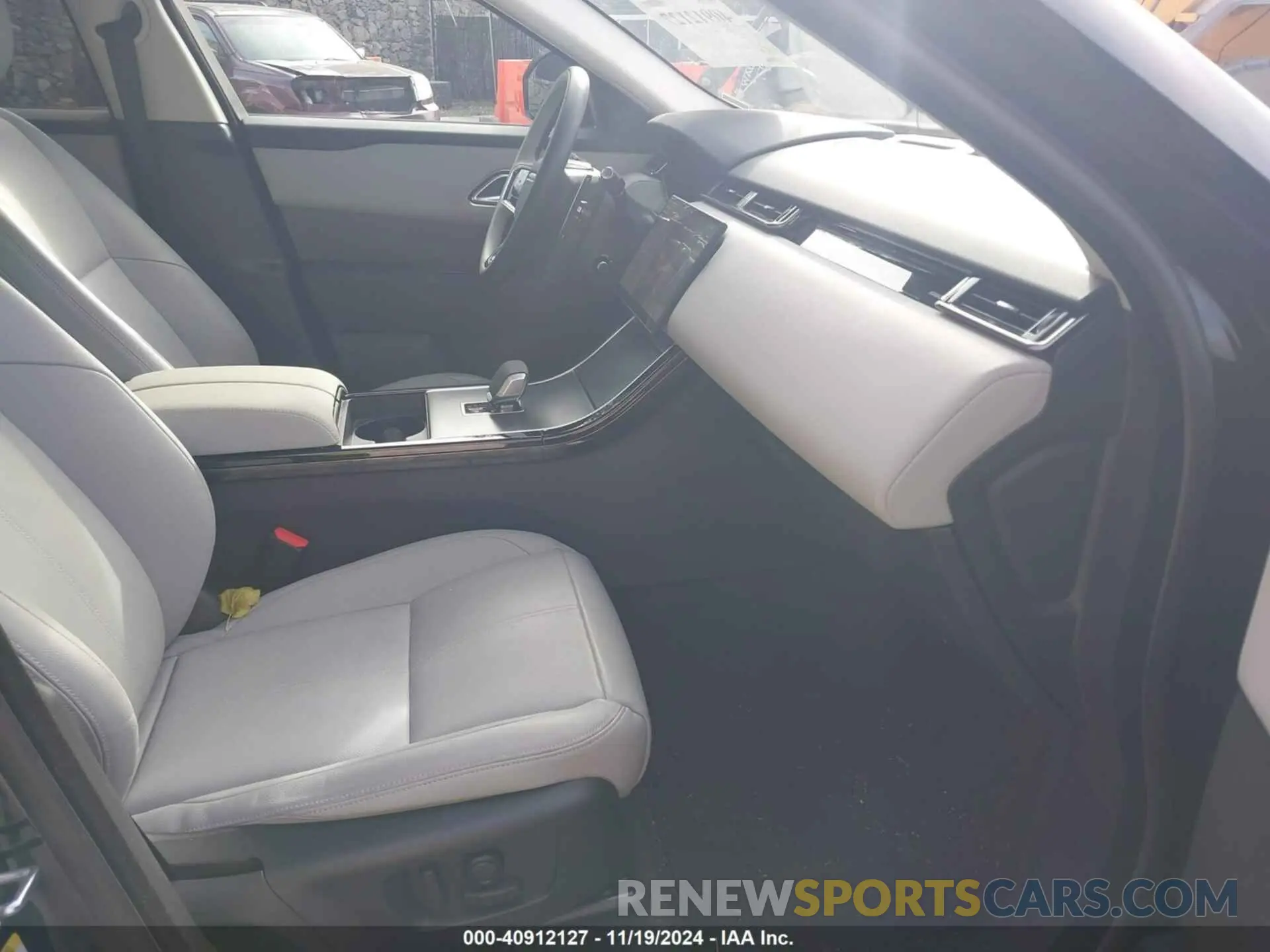 5 Photograph of a damaged car SALYL2EX9SA397676 LAND ROVER RANGE ROVER VELAR 2025