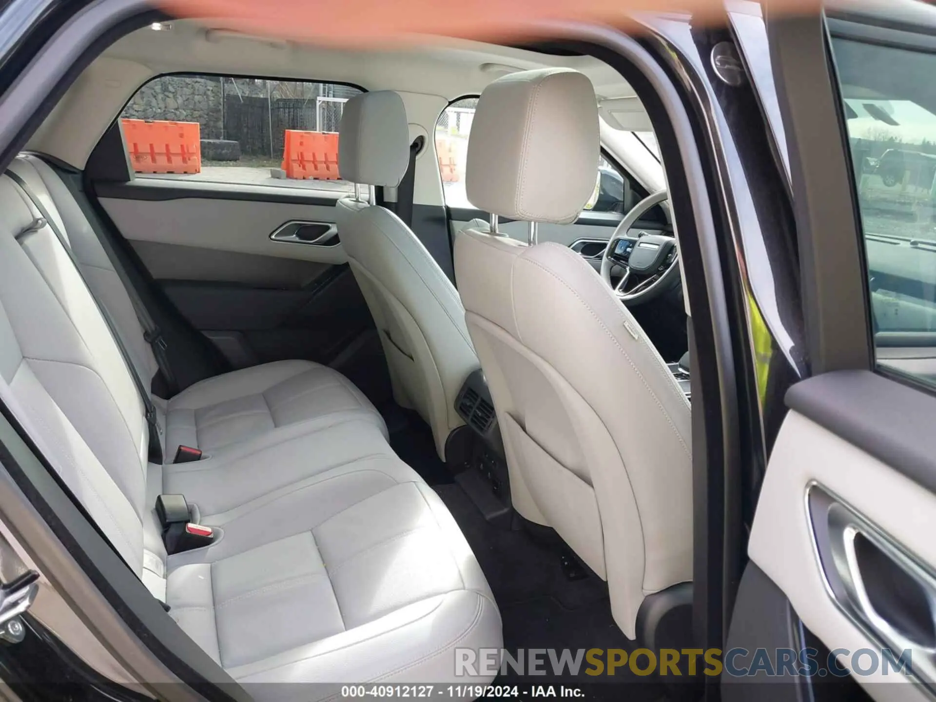 8 Photograph of a damaged car SALYL2EX9SA397676 LAND ROVER RANGE ROVER VELAR 2025