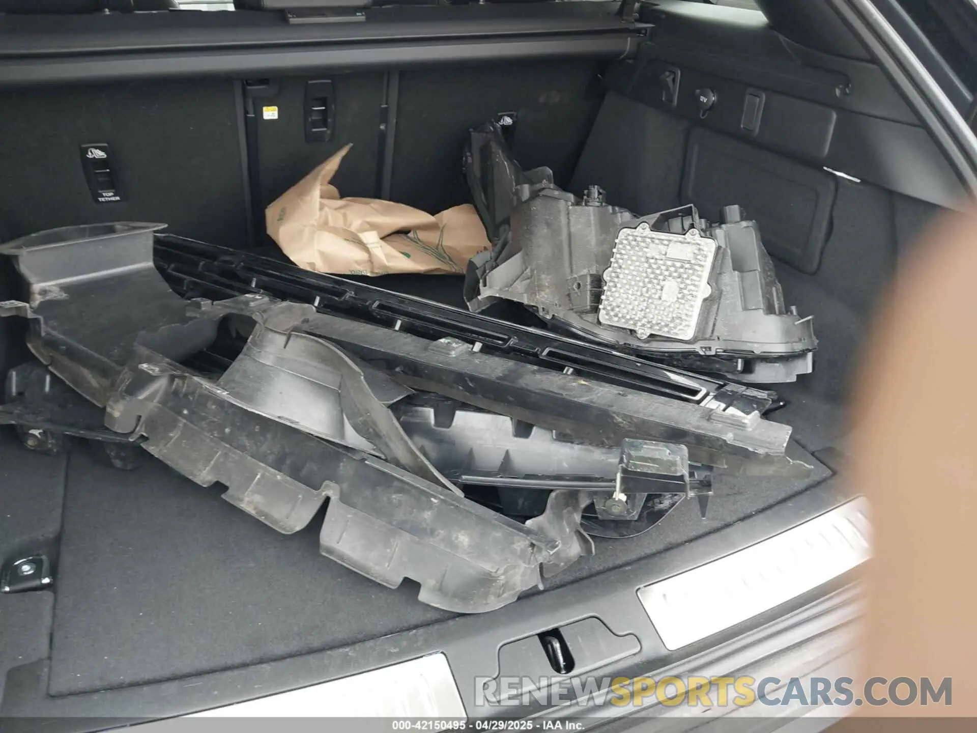 17 Photograph of a damaged car SALYL2EX9SA809479 LAND ROVER RANGE ROVER VELAR 2025
