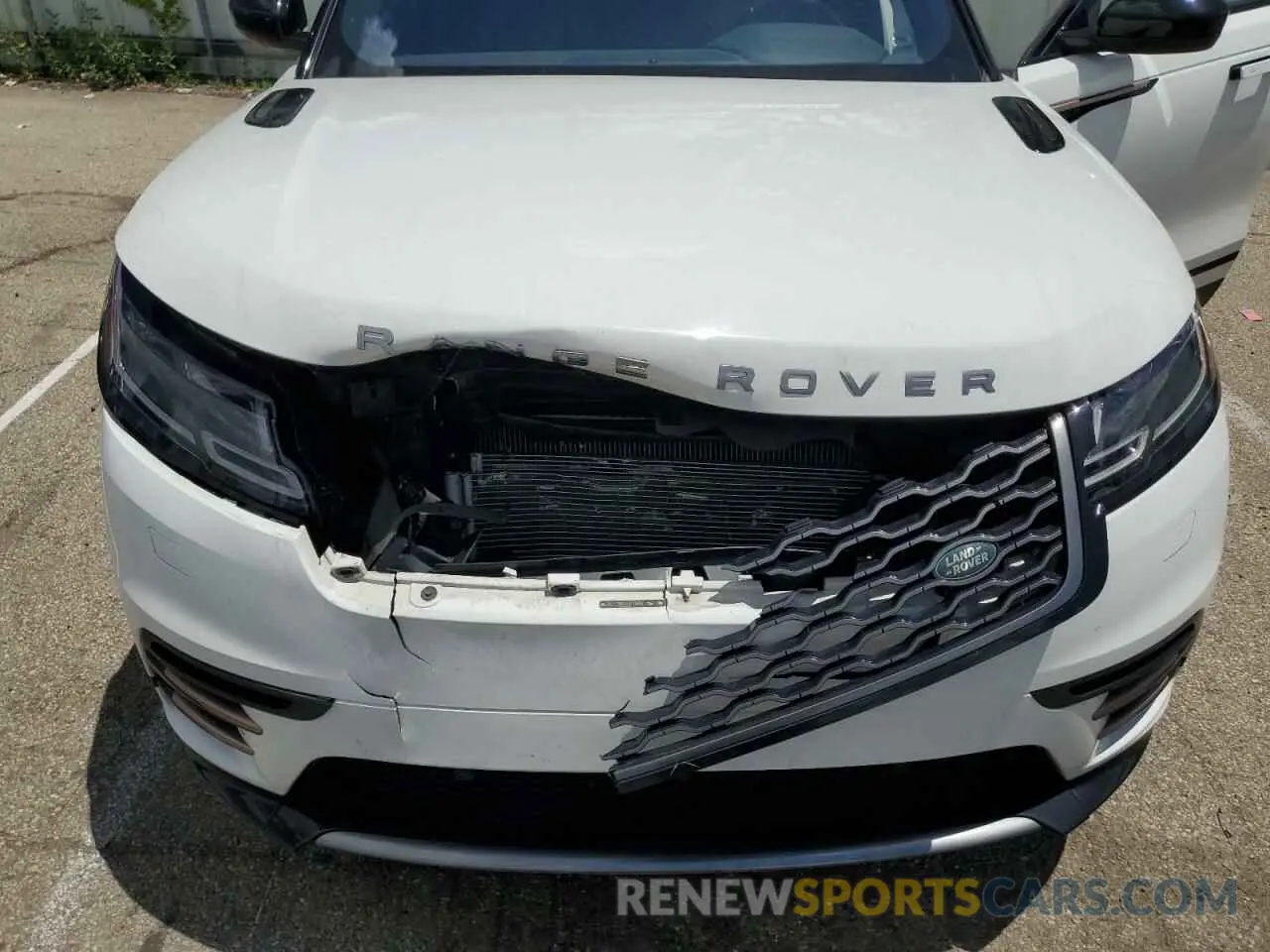 12 Photograph of a damaged car SALYL2RXXJA775836 LAND ROVER RANGEROVER 2018