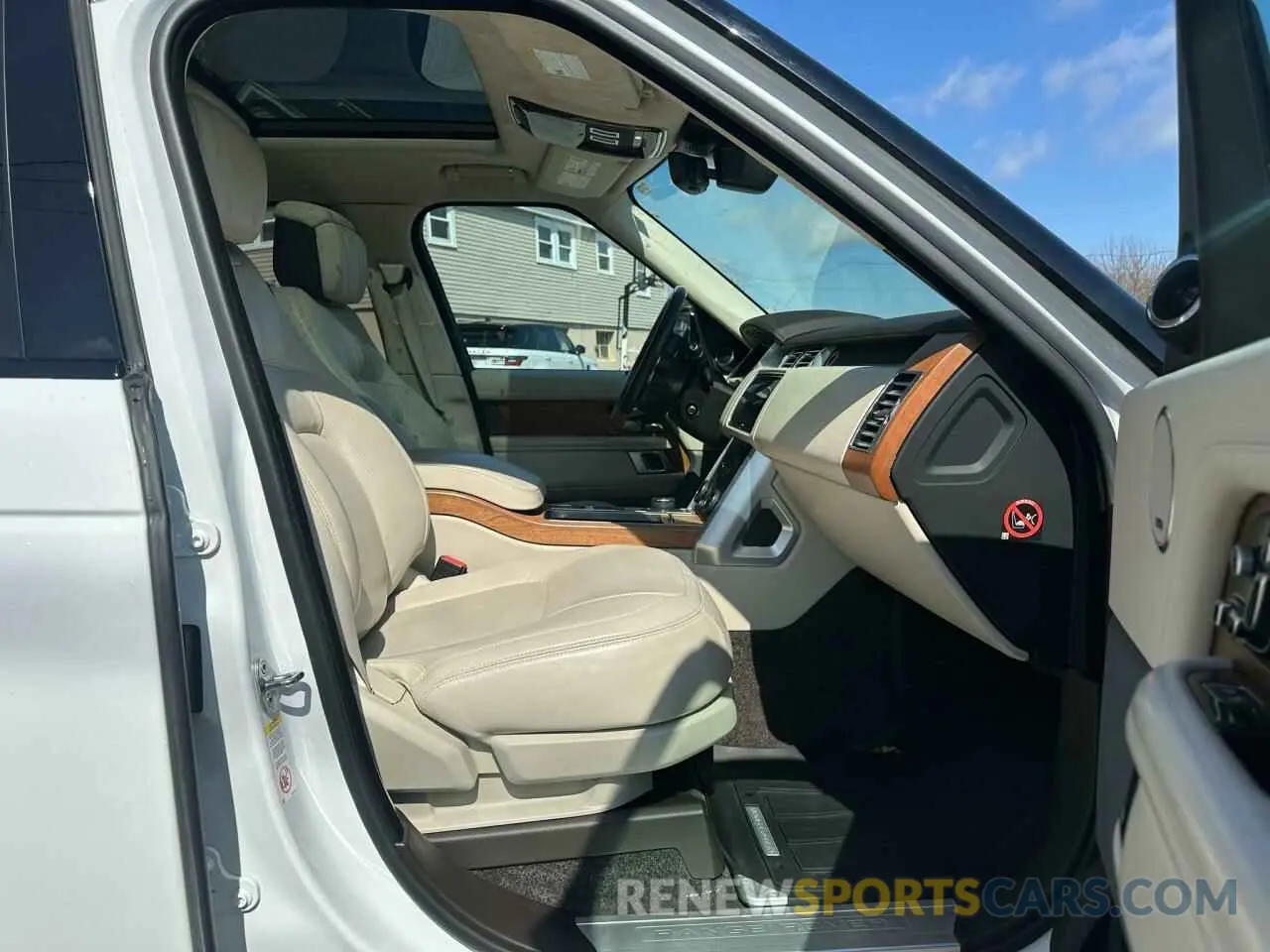 8 Photograph of a damaged car SALGS2RE0KA538934 LAND ROVER RANGEROVER 2019