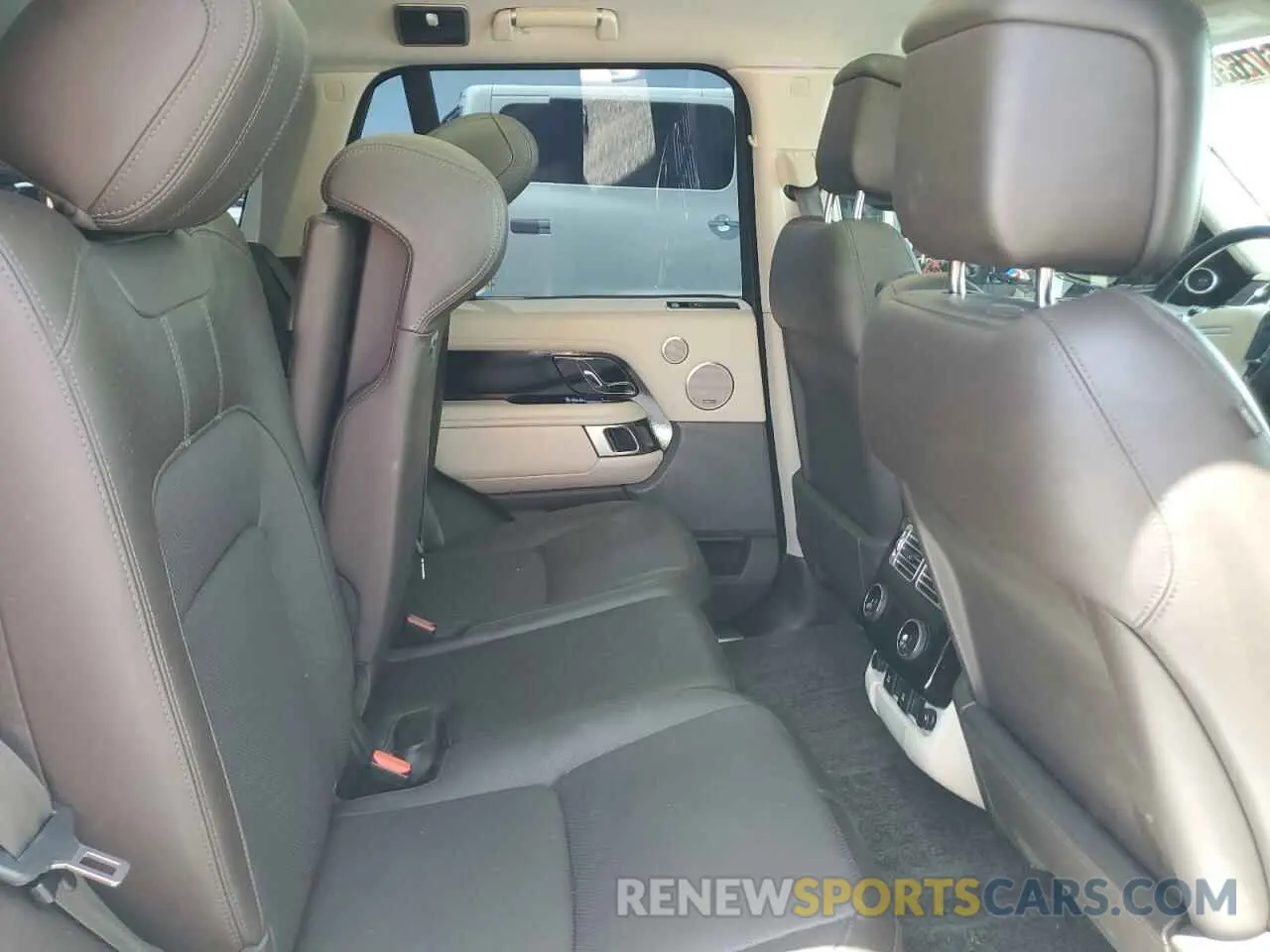 11 Photograph of a damaged car SALGS2RE3KA547742 LAND ROVER RANGEROVER 2019